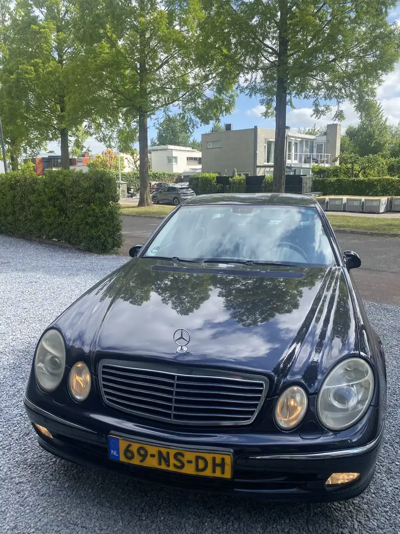 Mercedes-Benz E 320 Avantgarde Modrá - 1