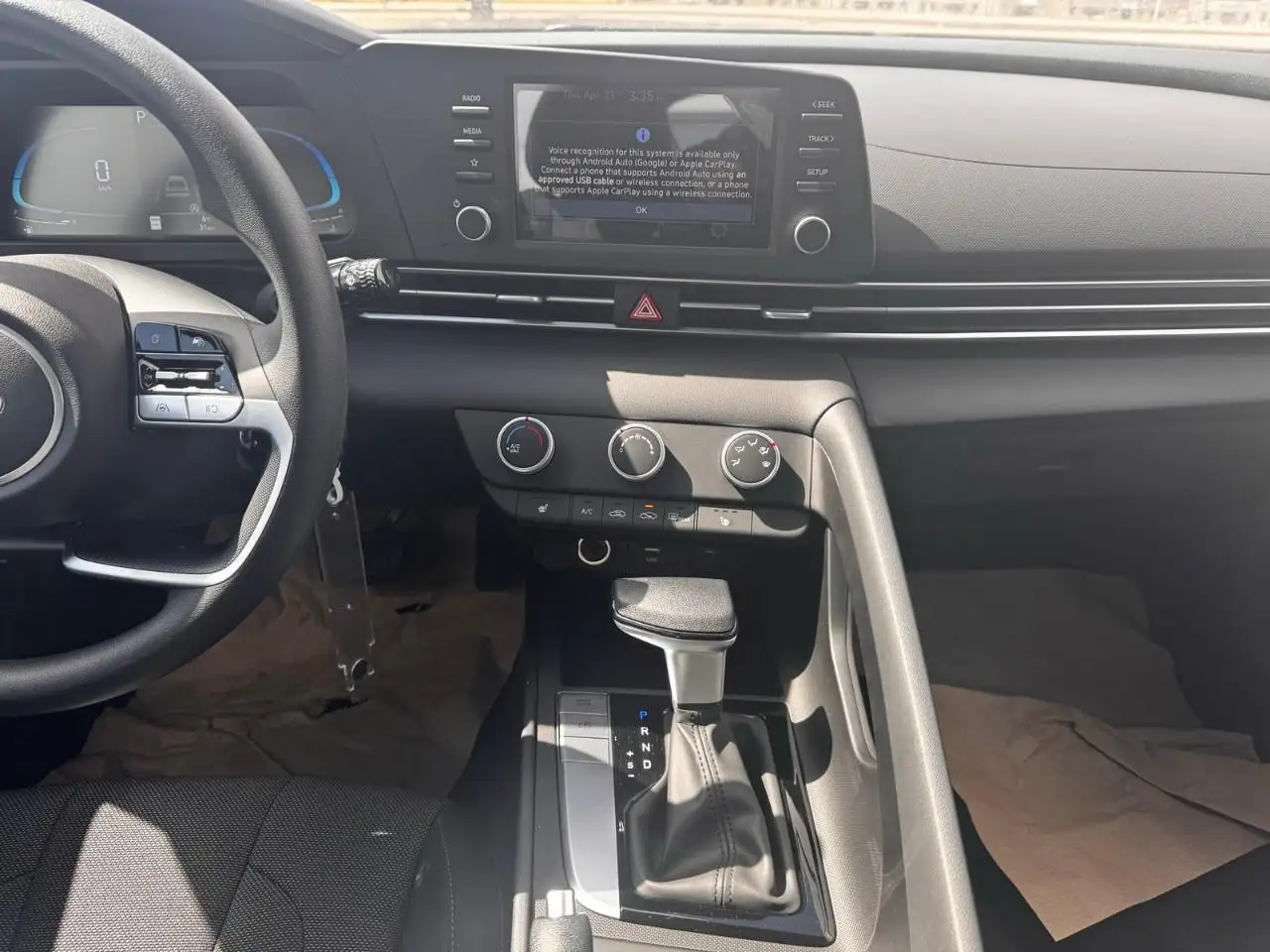 Hyundai ELANTRA снимка Hyundai ELANTRA
