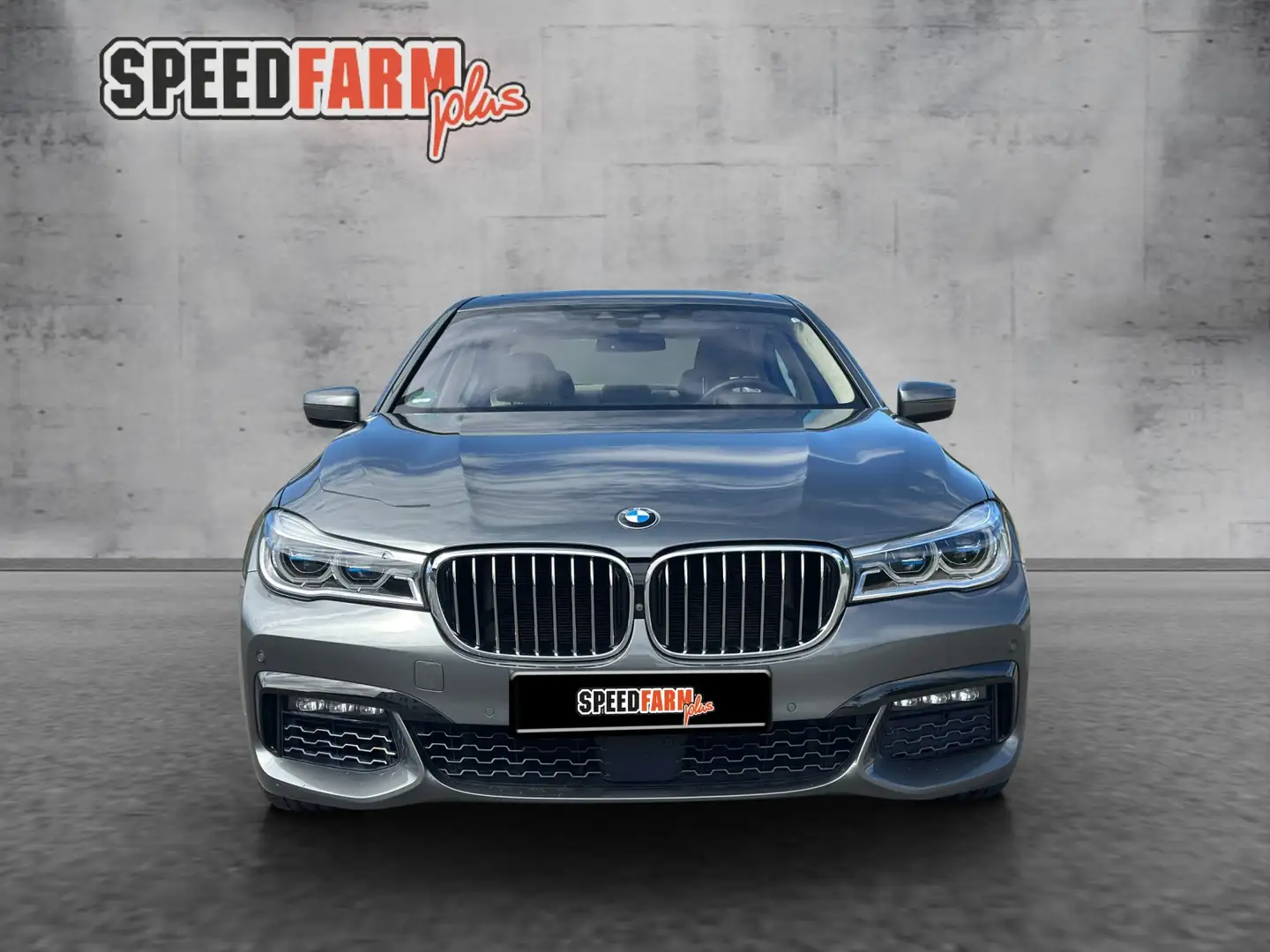 BMW 750 750i xDrive Neuer Motor mit Nur 4132 Km Grau - 2
