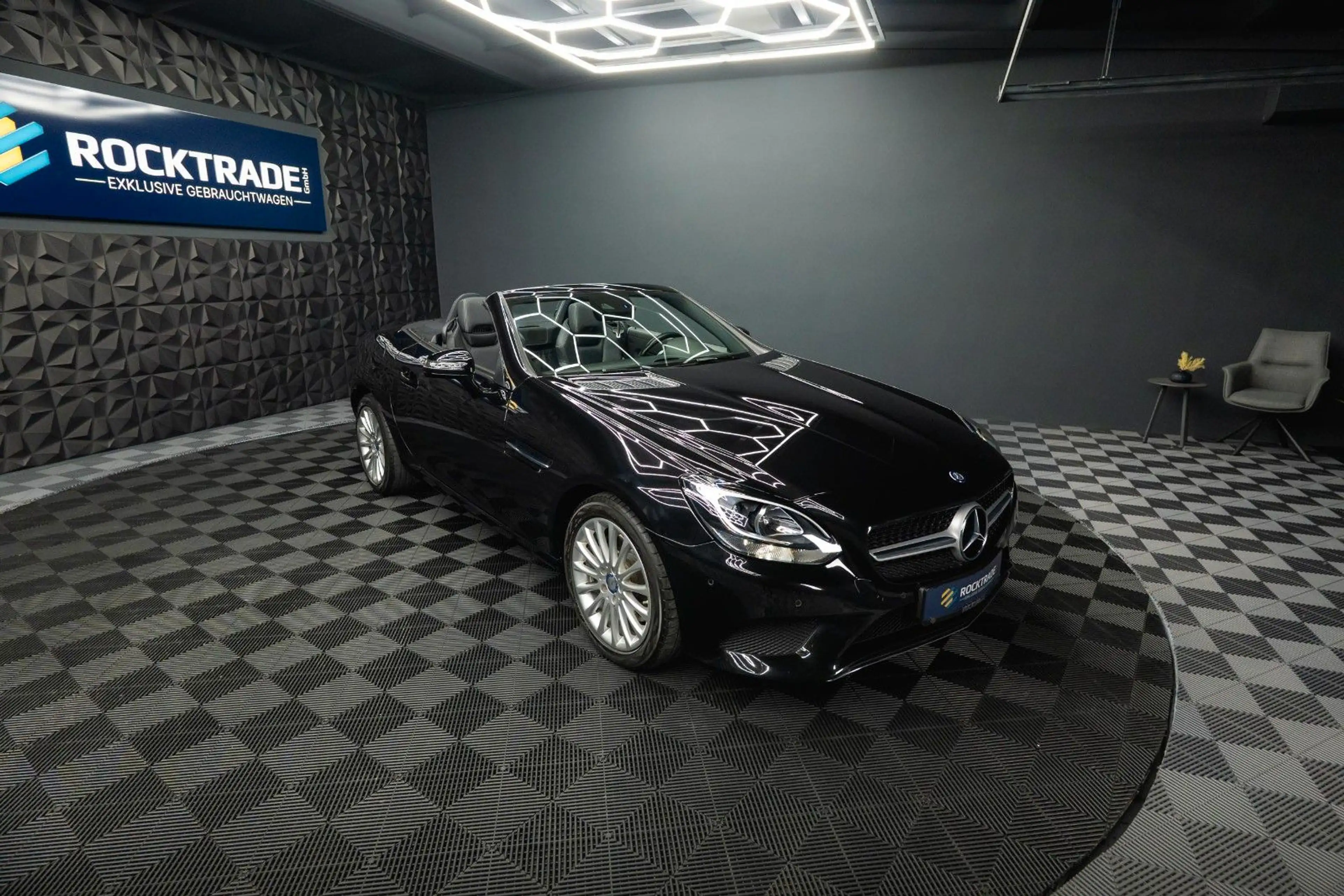 Mercedes-Benz SLC 200 Roadster Sport *Sportabgas*Pano*Navi* — photo 6