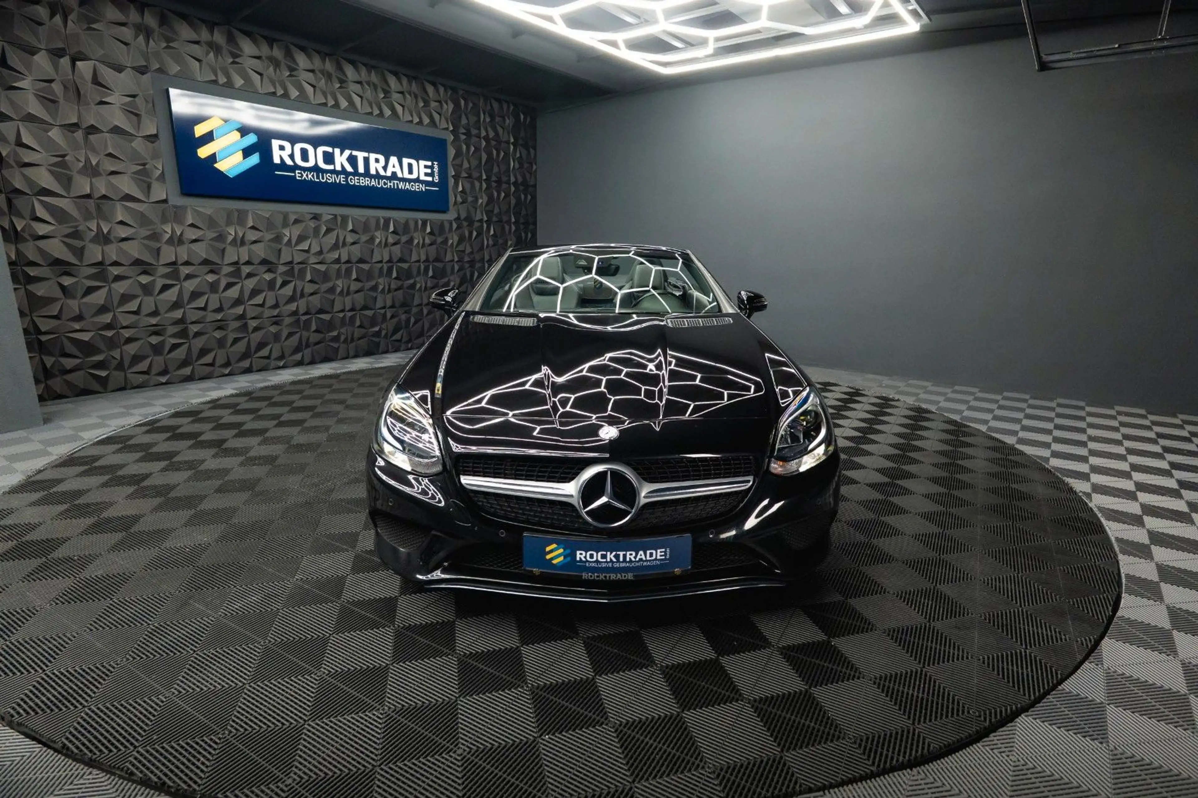 Mercedes-Benz SLC 200 Roadster Sport *Sportabgas*Pano*Navi* — photo 3