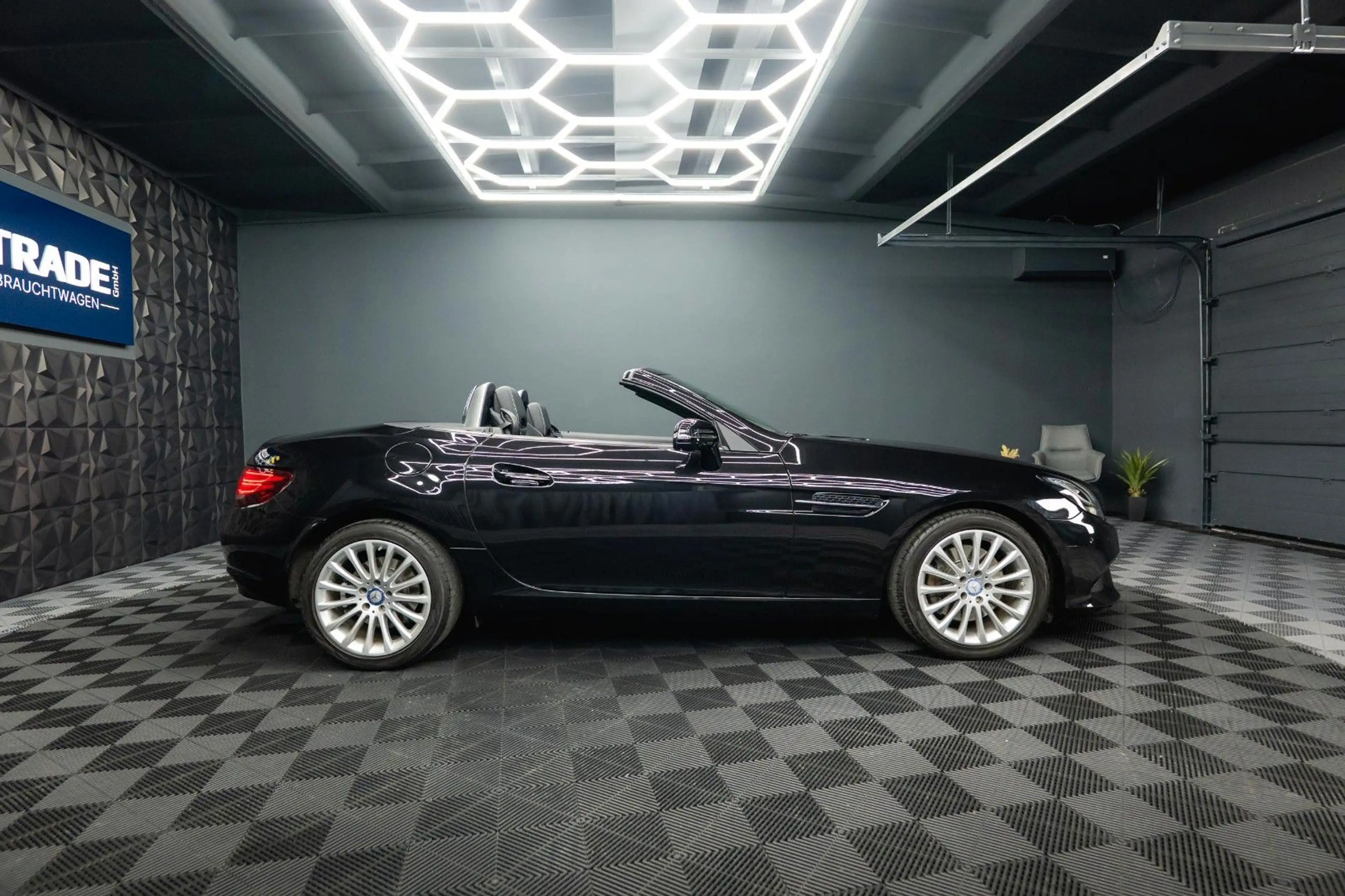 Mercedes-Benz SLC 200 Roadster Sport *Sportabgas*Pano*Navi* — photo 7