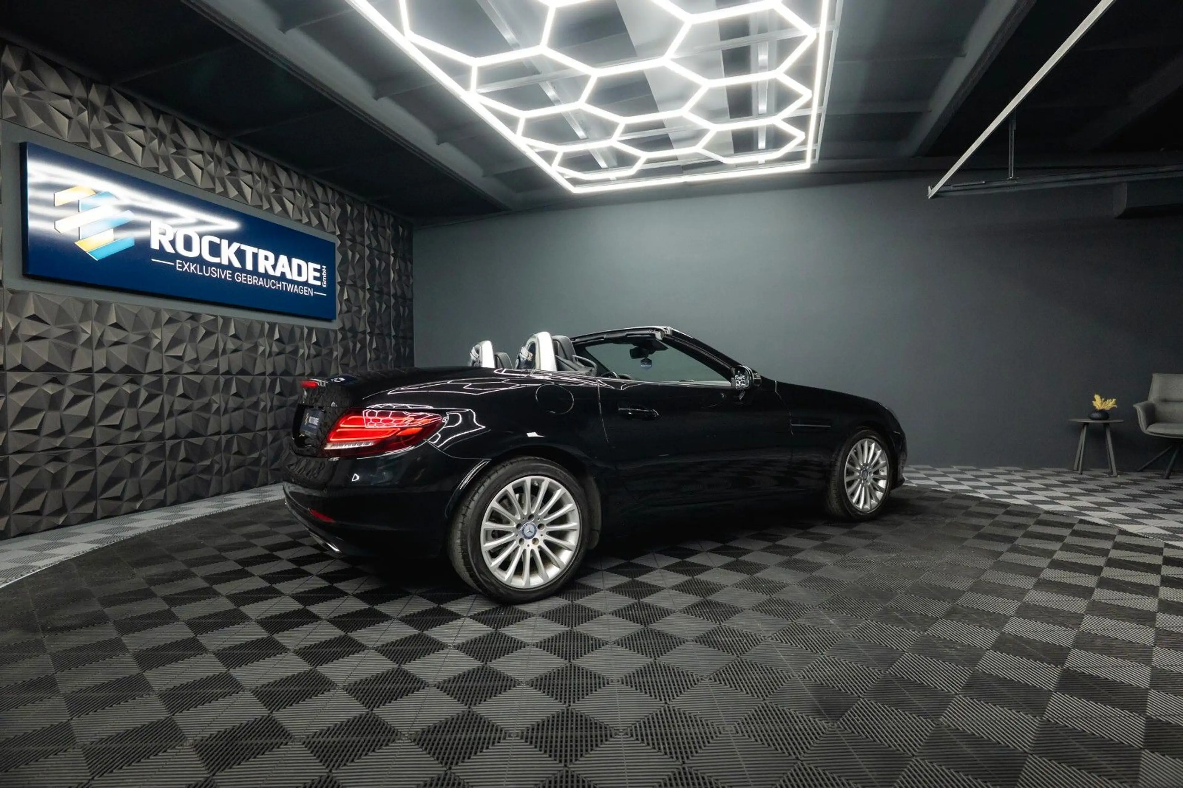 Mercedes-Benz SLC 200 Roadster Sport *Sportabgas*Pano*Navi* — photo 10