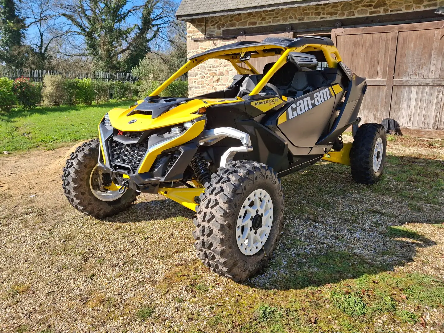 Can-Am Maverick R x3 Jaune - 1