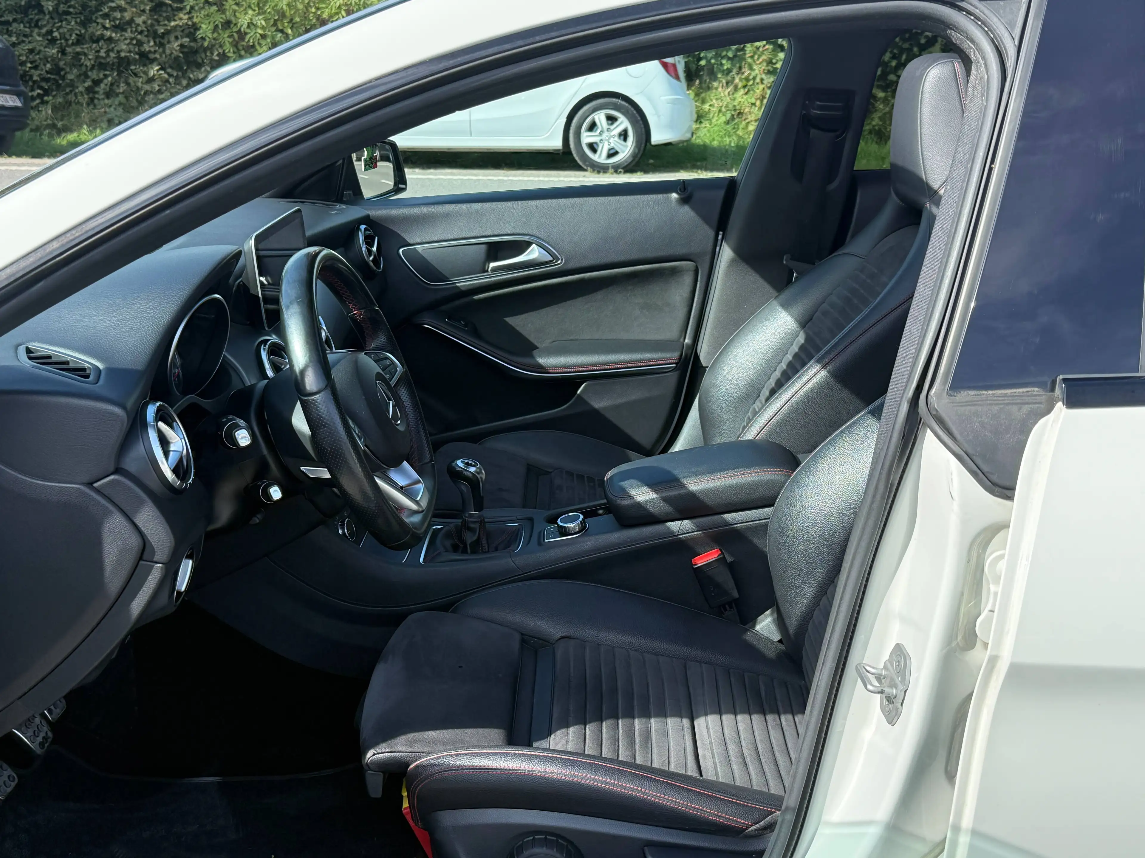 Mercedes-Benz CLA 180 CLA 180*AMG PACK*GARANTIE* — photo 4