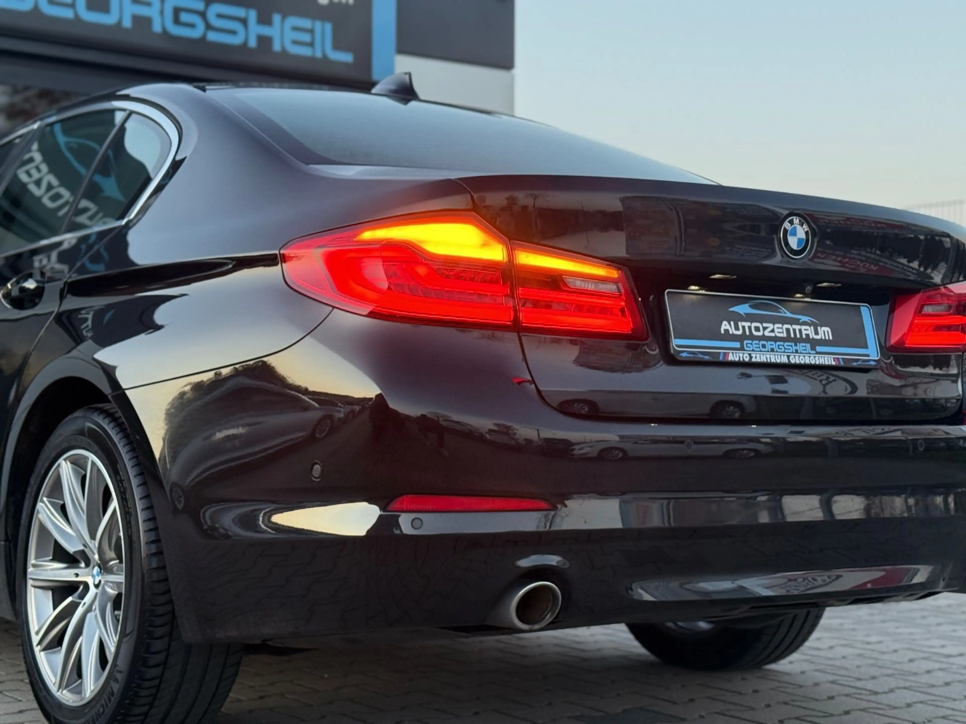 BMW 530 d Limo. /HUD/LED/Soft-Close/ACC/Leder/AHK — photo 12