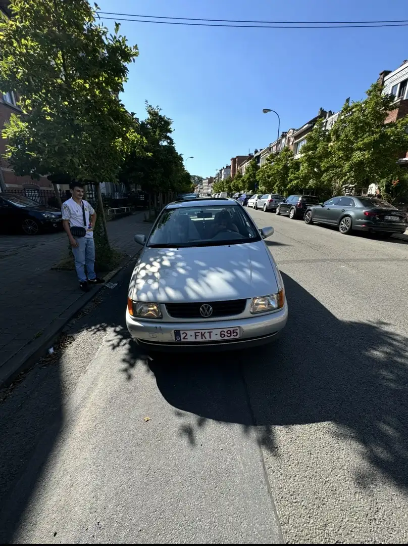 Volkswagen Polo Polo 1.4 essence automatic toit ouvrant 85000km - 1