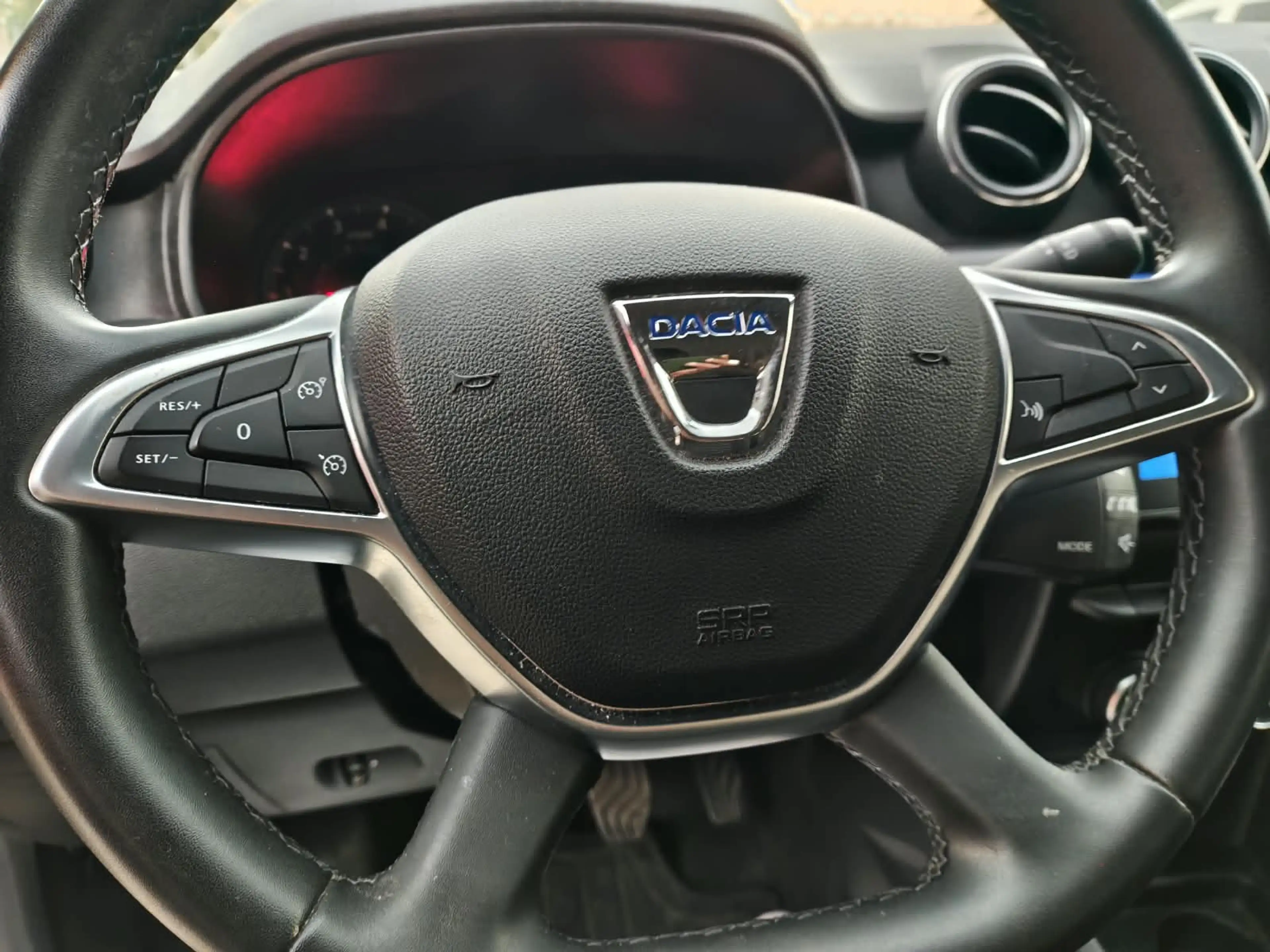 Dacia Duster 1.0 Benzine/ LPG - Airco - Cruise Controle - Parkingssensoren + Keuring - Garantie — photo 11