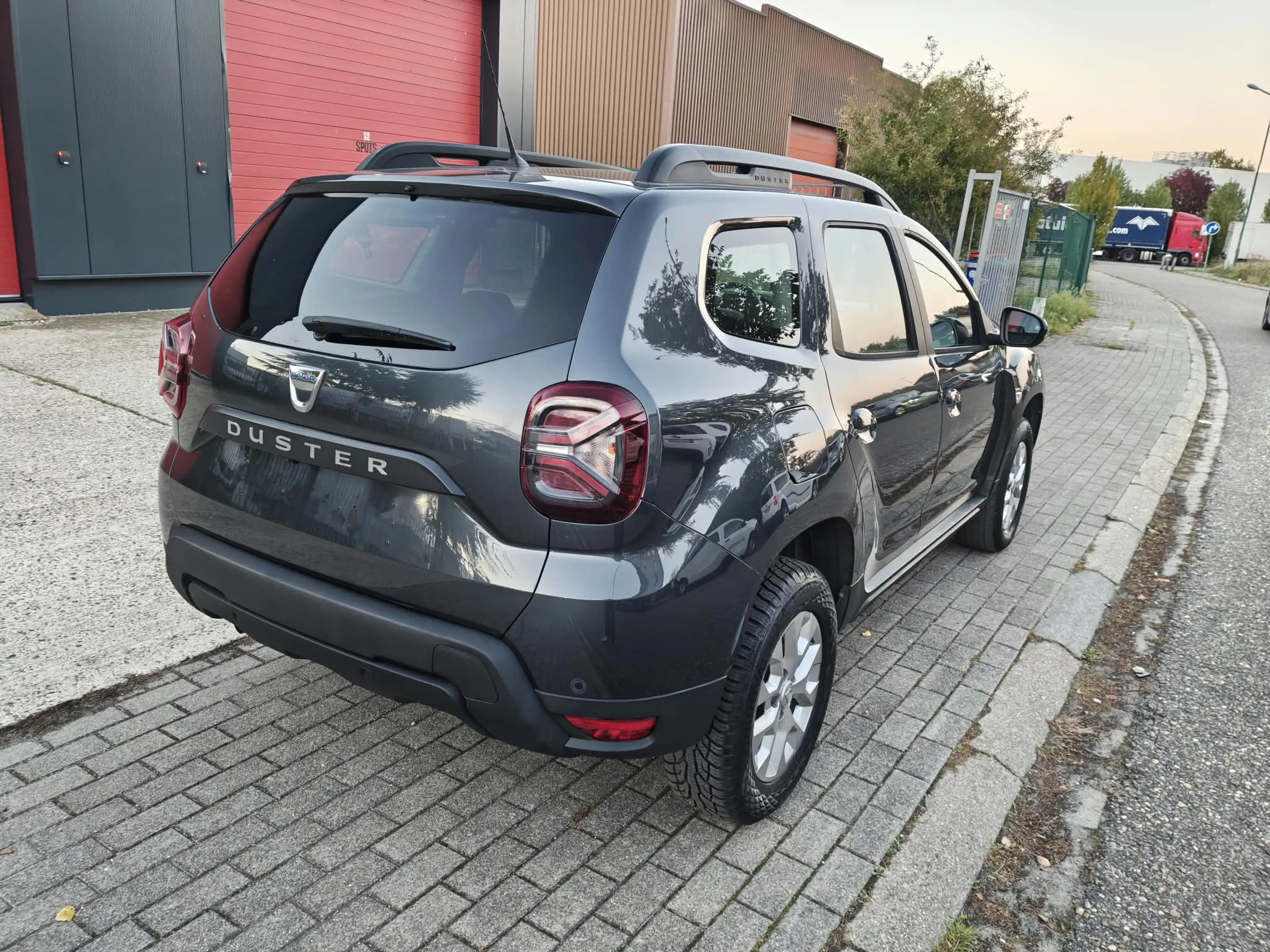 Dacia Duster 1.0 Benzine/ LPG - Airco - Cruise Controle - Parkingssensoren + Keuring - Garantie — photo 5