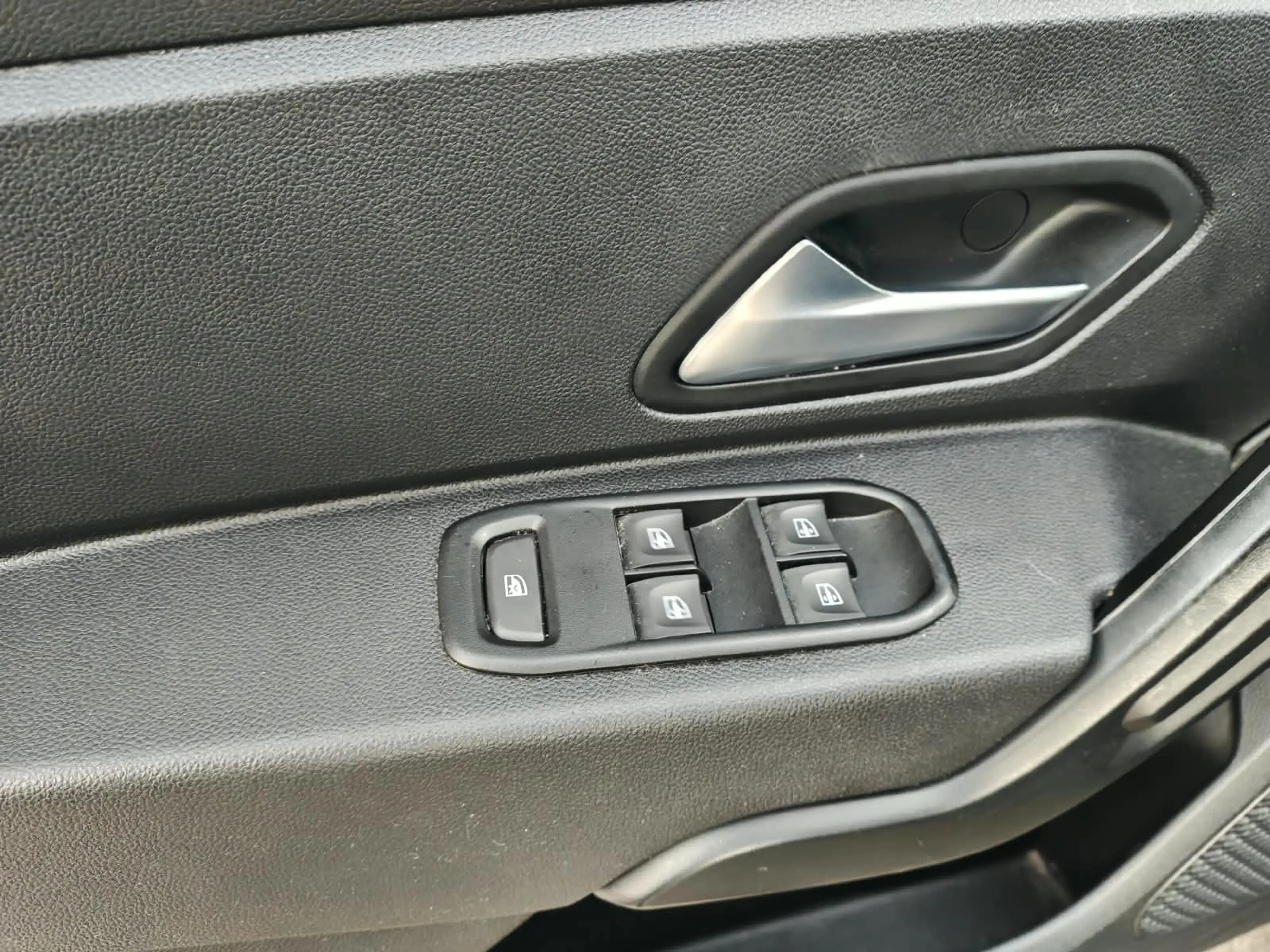 Dacia Duster 1.0 Benzine/ LPG - Airco - Cruise Controle - Parkingssensoren + Keuring - Garantie — photo 14