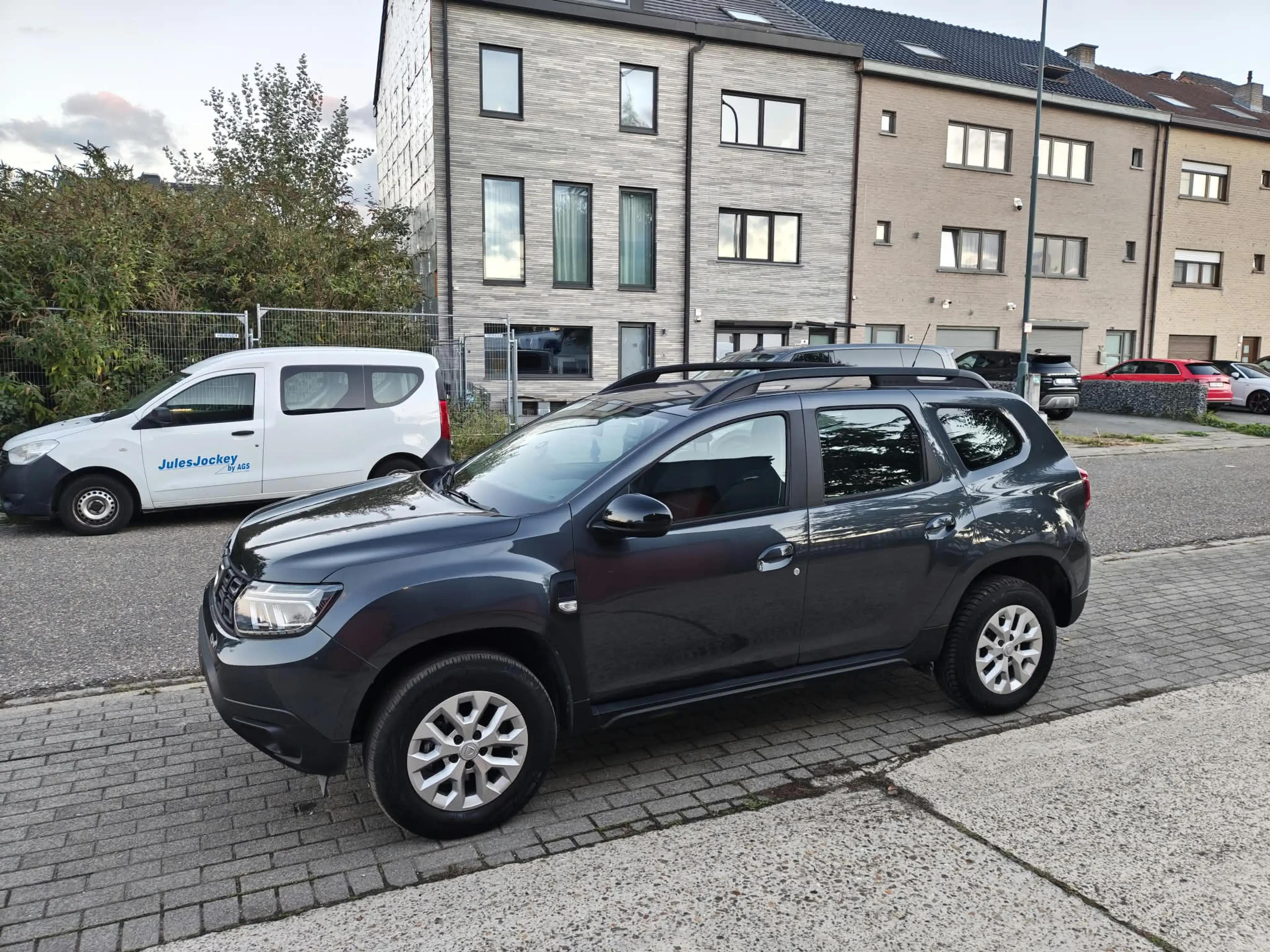 Dacia Duster 1.0 Benzine/ LPG - Airco - Cruise Controle - Parkingssensoren + Keuring - Garantie — photo 3