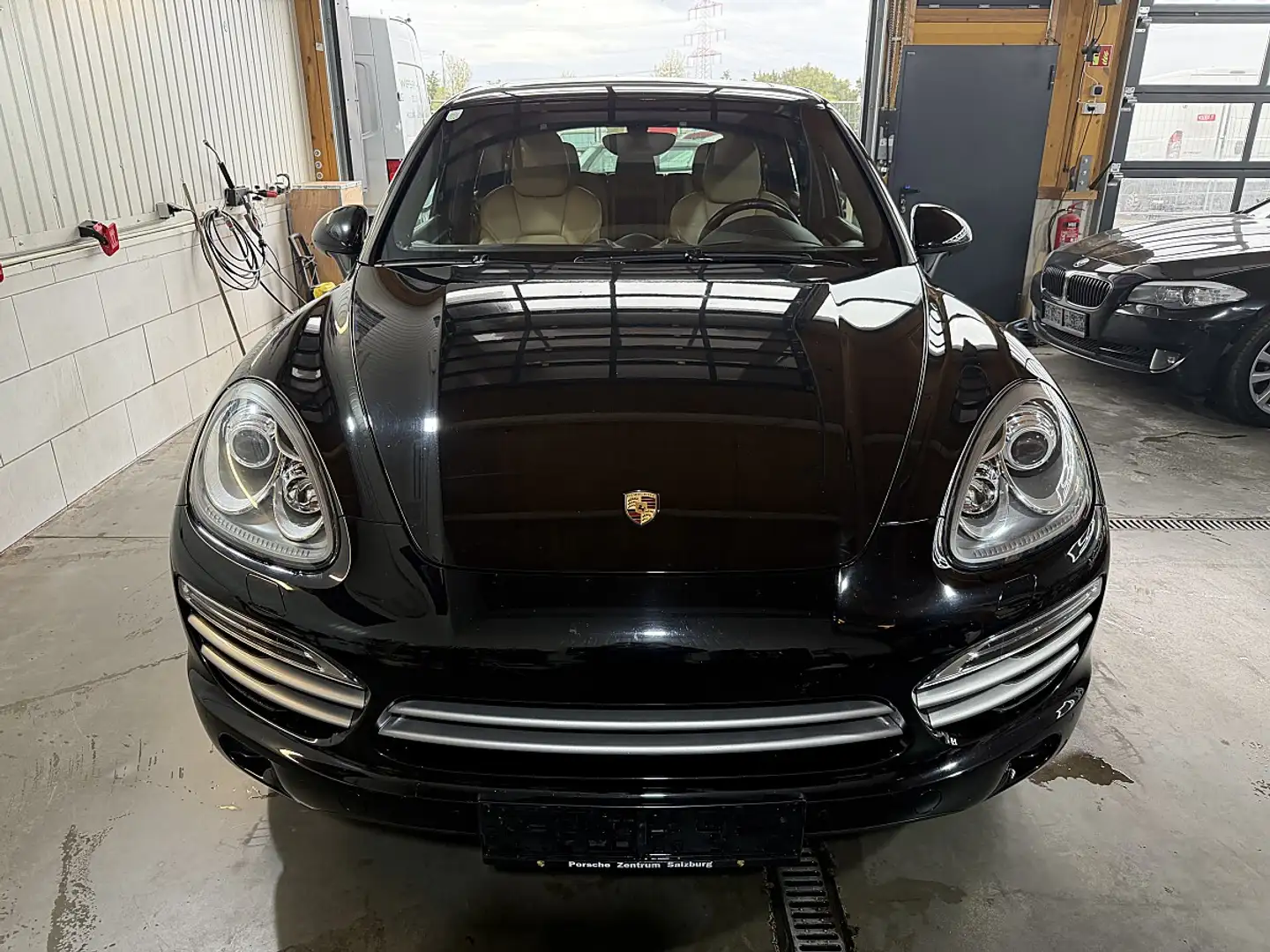Porsche Cayenne 3.0 D V6 Platinum Edition Schwarz - 2