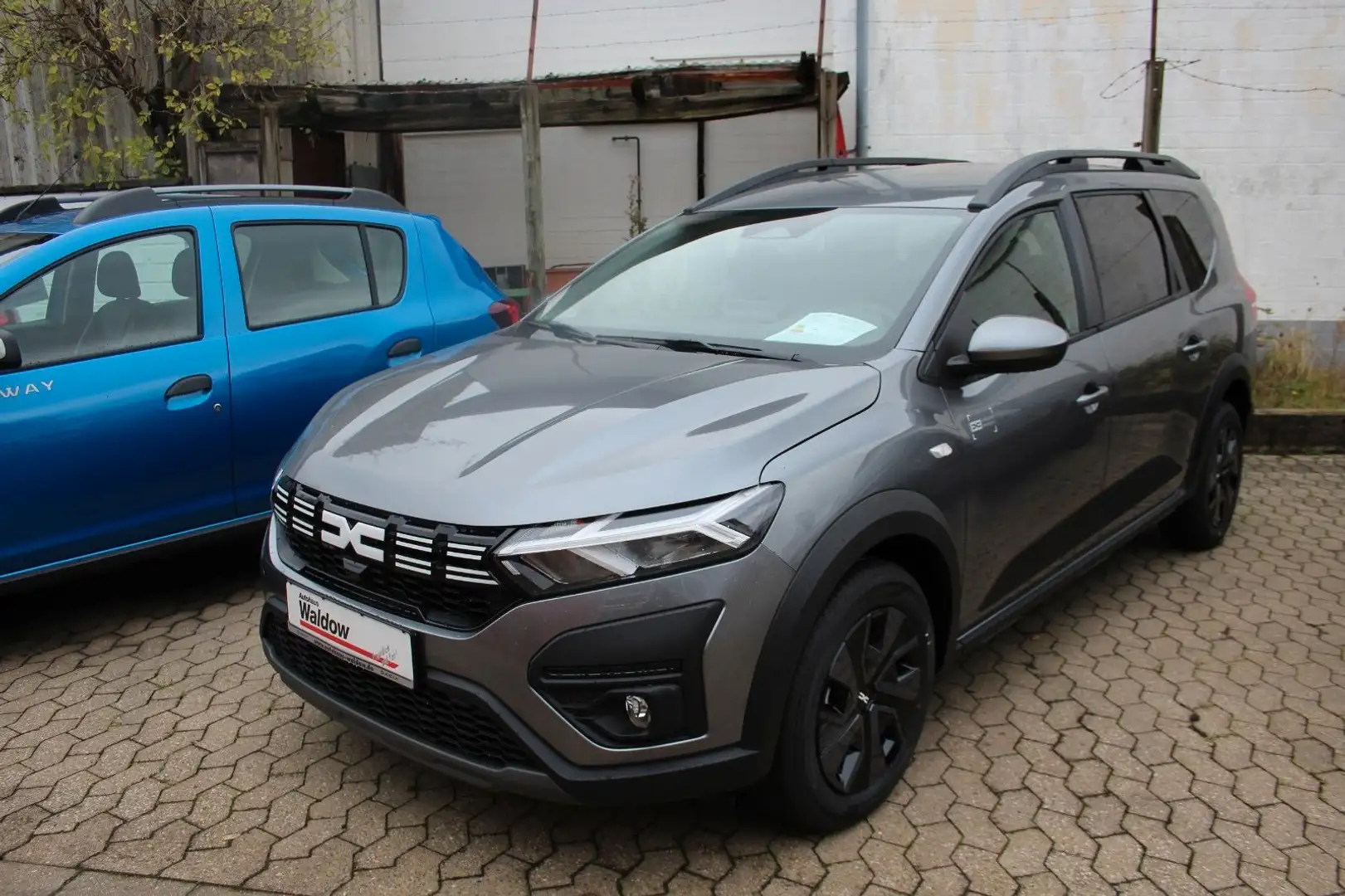 Dacia Jogger TCe 110 Expression 7-Sitzer sofort liefer Gris - 1