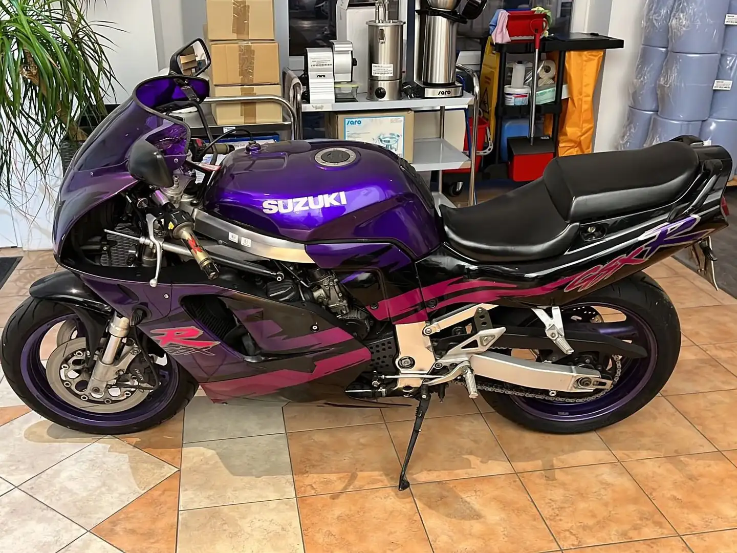 Suzuki GSX-R 750 GSX-R750W GR7BB-Ausstellungsstück aus Showroom Violet - 1