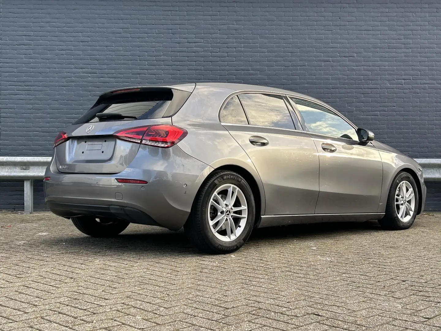 Mercedes-Benz A 180 d Business Solution | € 11.950,- NETTO! | Automaaa Grijs - 2