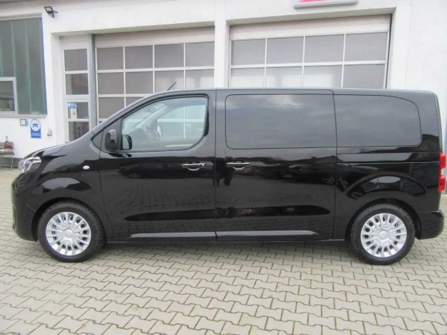 Toyota Proace L1 Executive Schwarz - 2