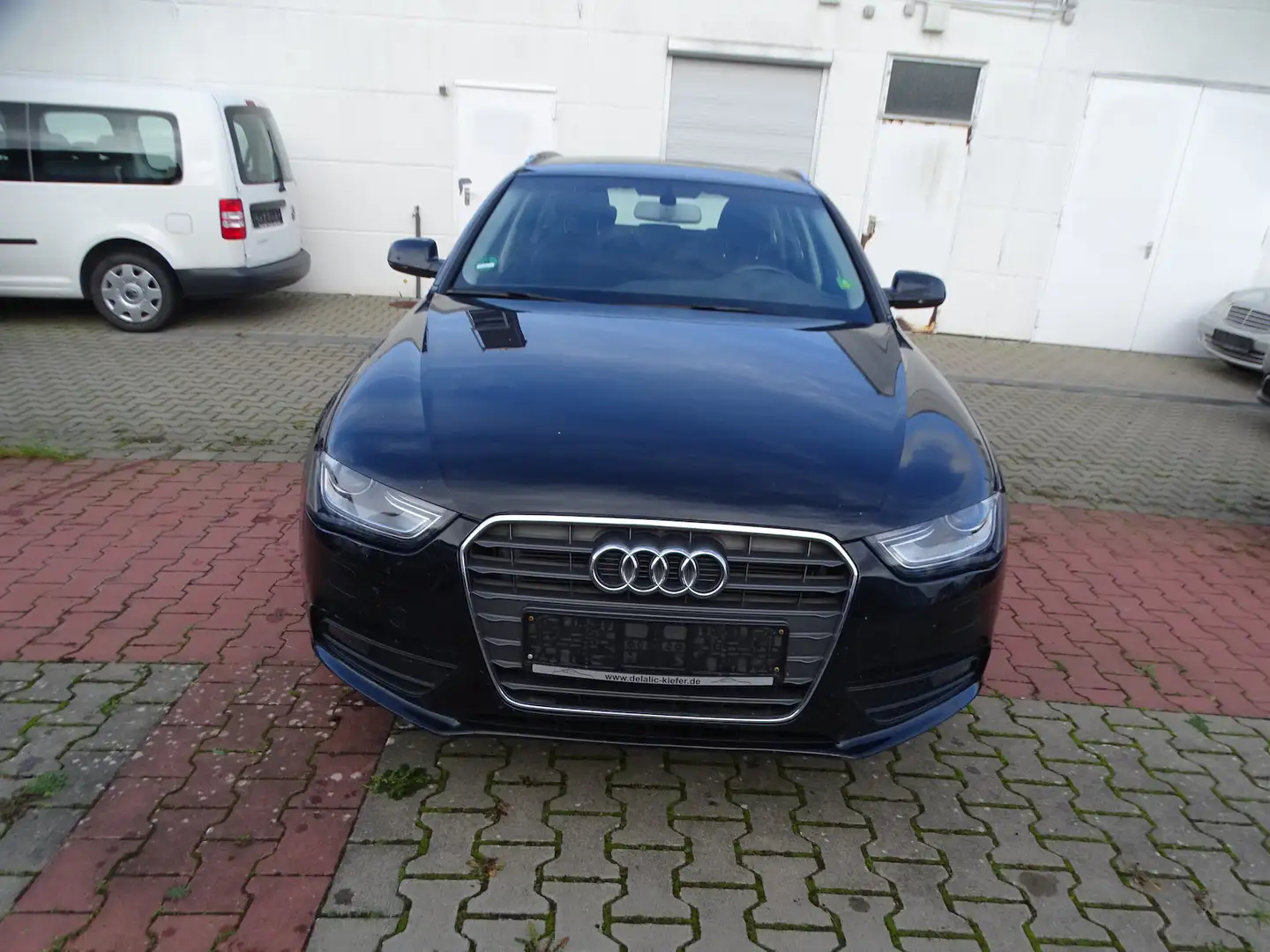 Audi A4 1,8 TFSI Avant Ambiente Klima, Bi-Xenon, Sitzheizu Noir - 2