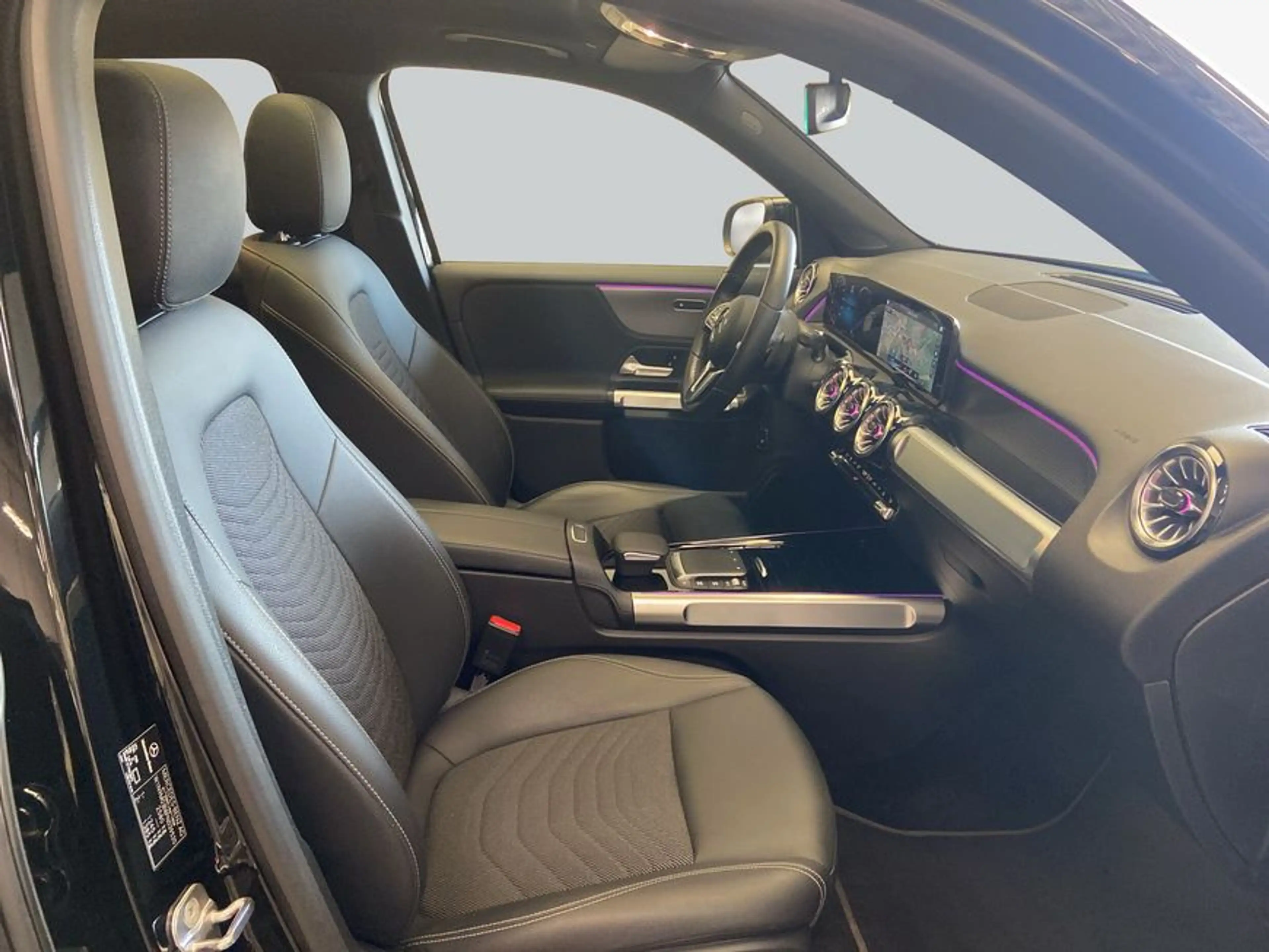 Mercedes-Benz EQB 300 EQB — photo 13