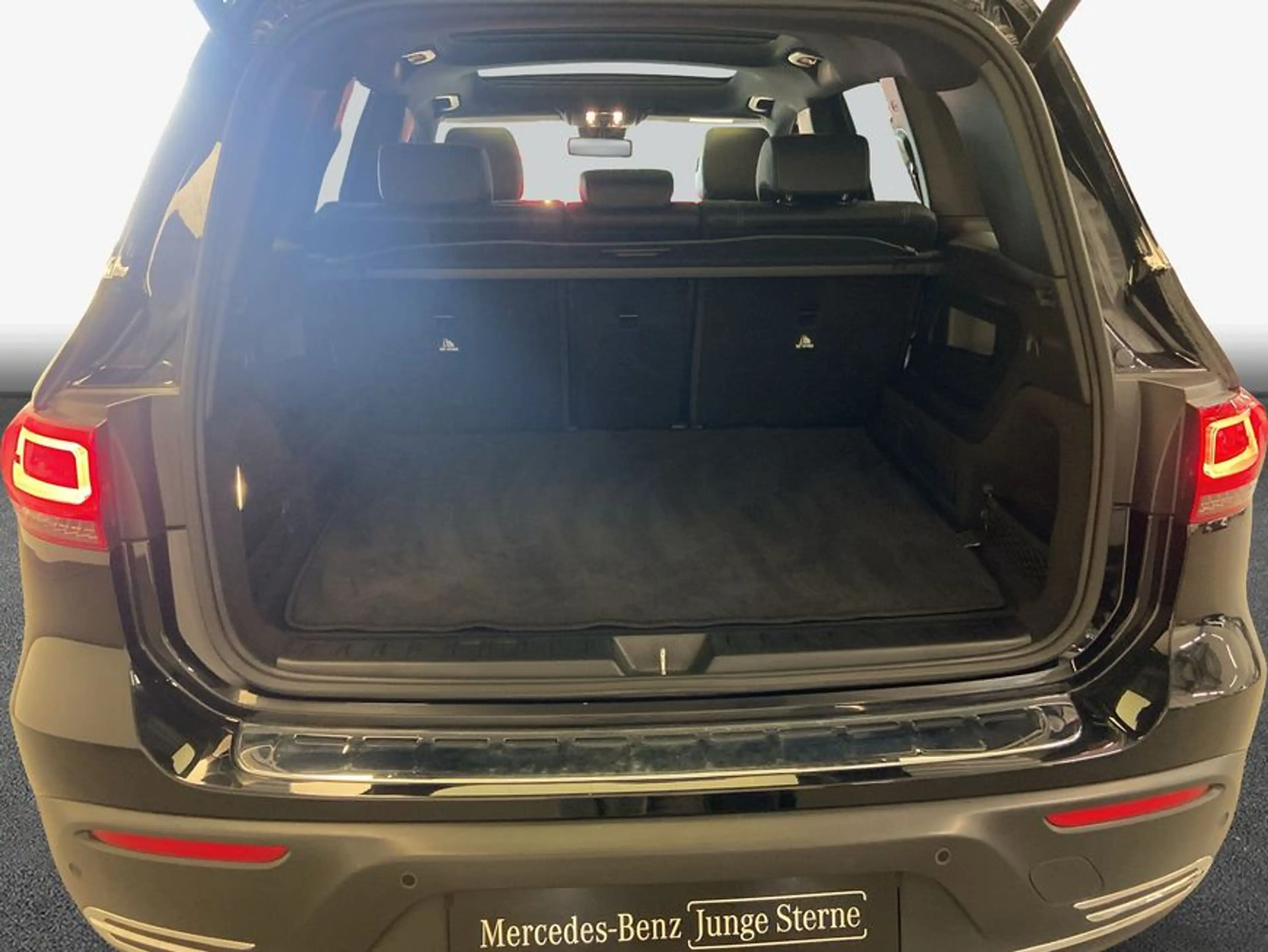 Mercedes-Benz EQB 300 EQB — photo 9