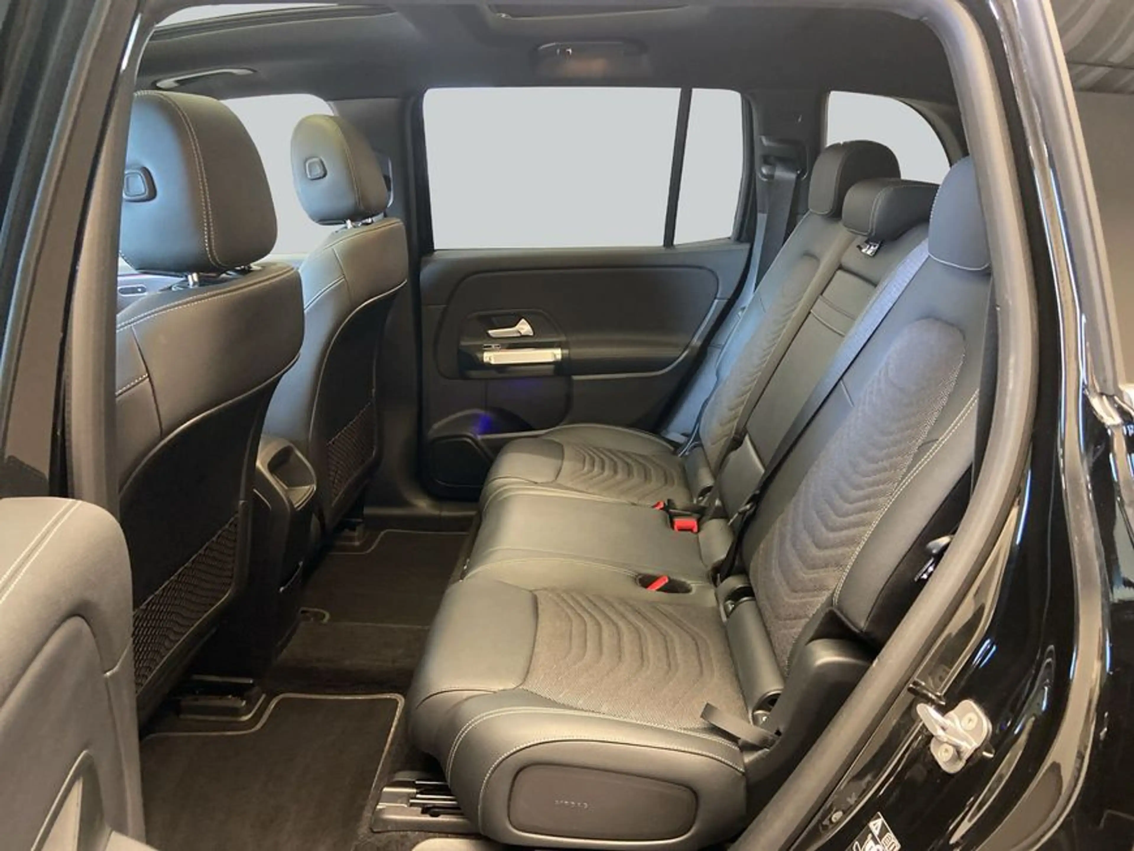 Mercedes-Benz EQB 300 EQB — photo 12