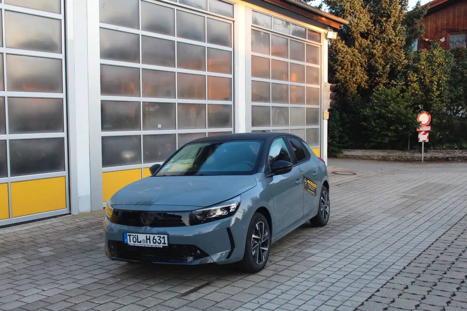 Opel Corsa F GS~NAVI~KAMERA~SITZHEIZUNG Grijs - 1