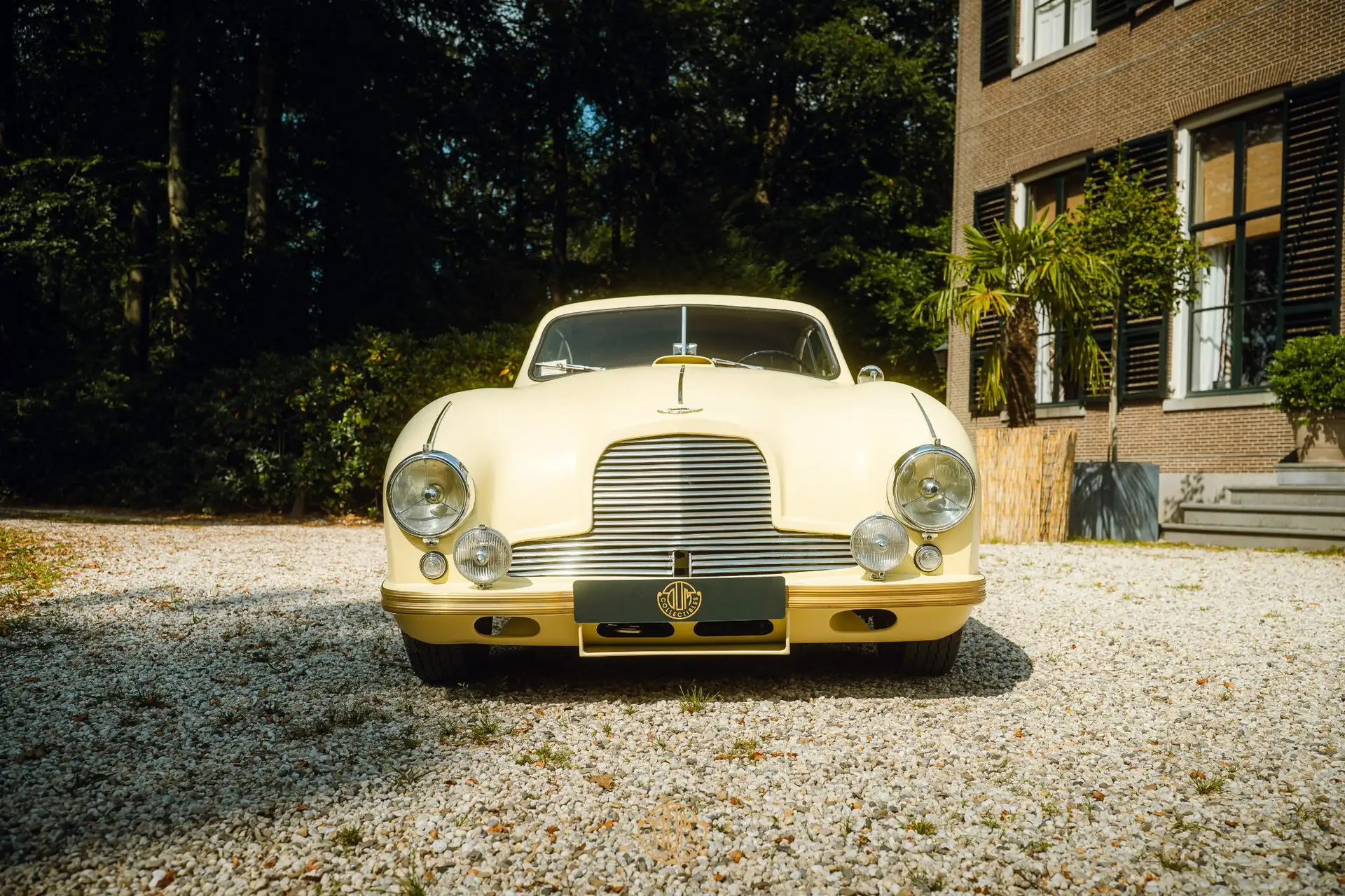 애스턴마틴 DB 2 Vantage 1953 노랑 사진 8