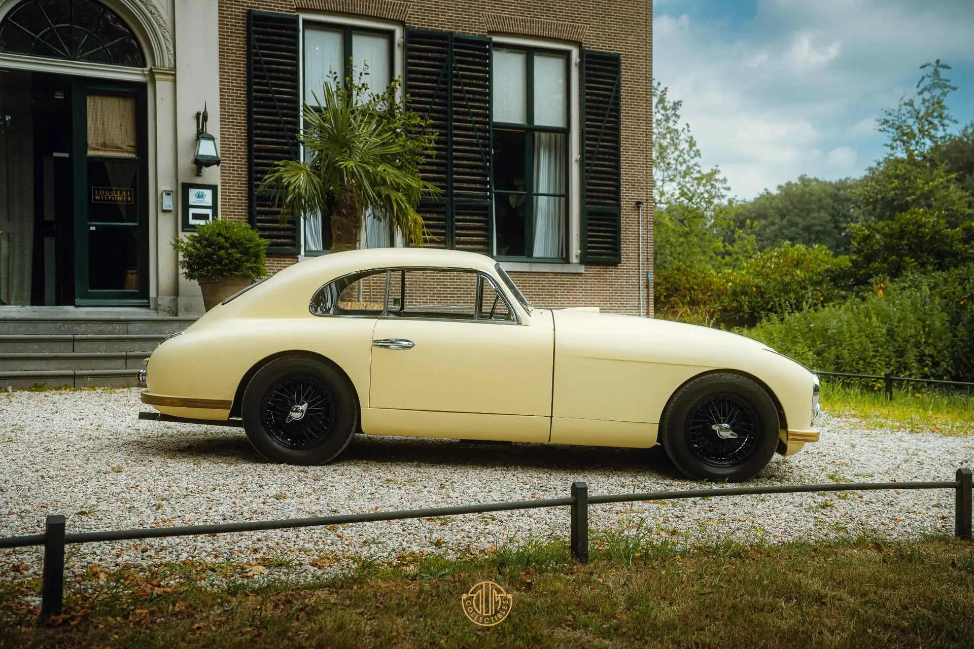 애스턴마틴 DB 2 Vantage 1953 노랑 사진 2