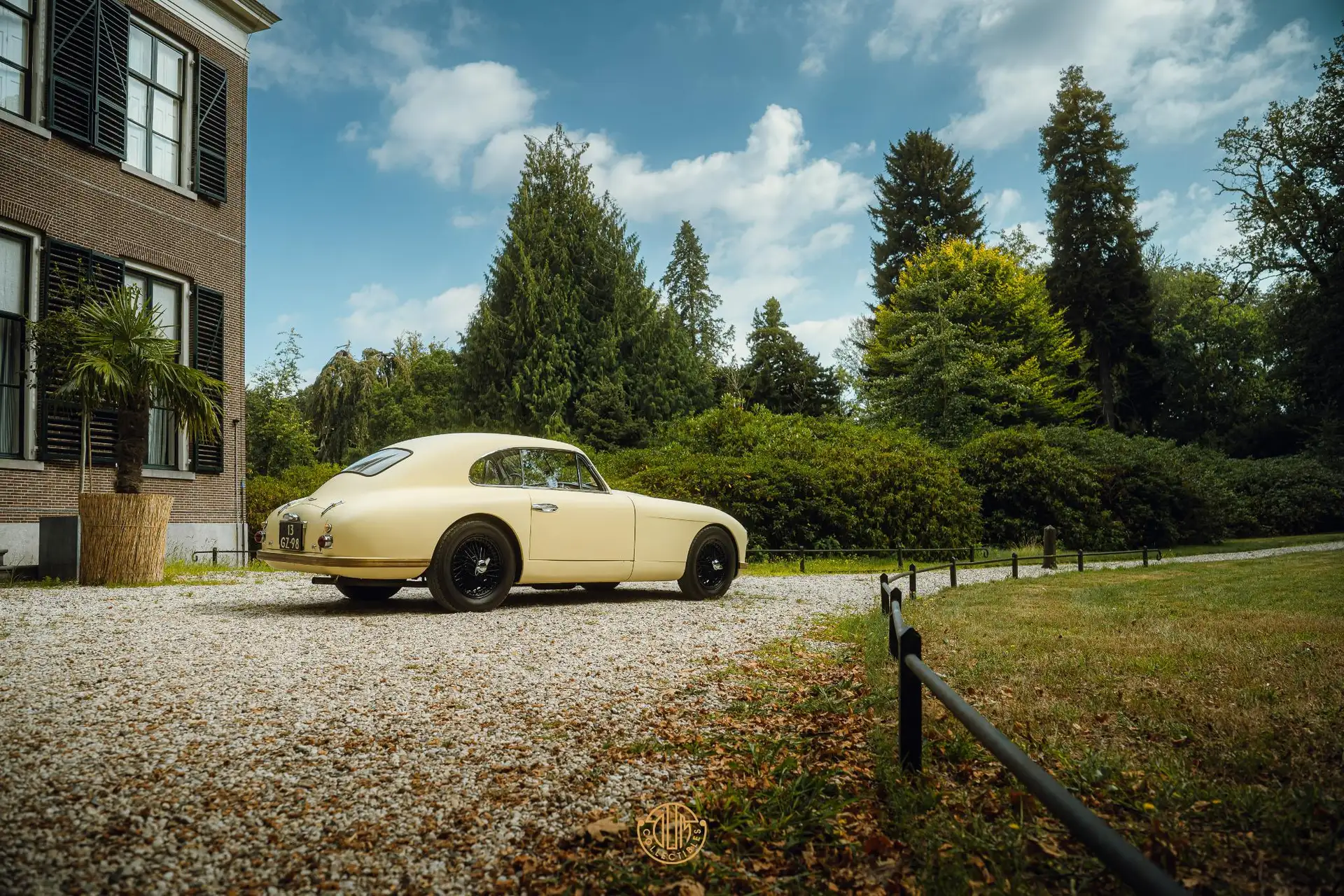 애스턴마틴 DB 2 Vantage 1953 노랑 사진 4