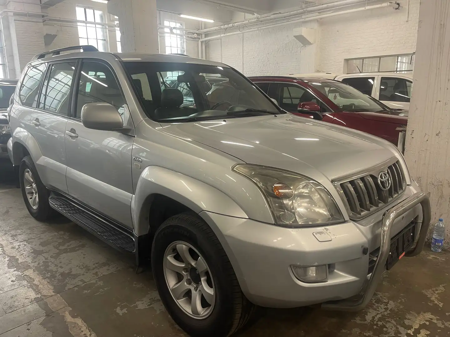 Toyota Land Cruiser 3.0 Turbo D-4D VIP Grijs - 2