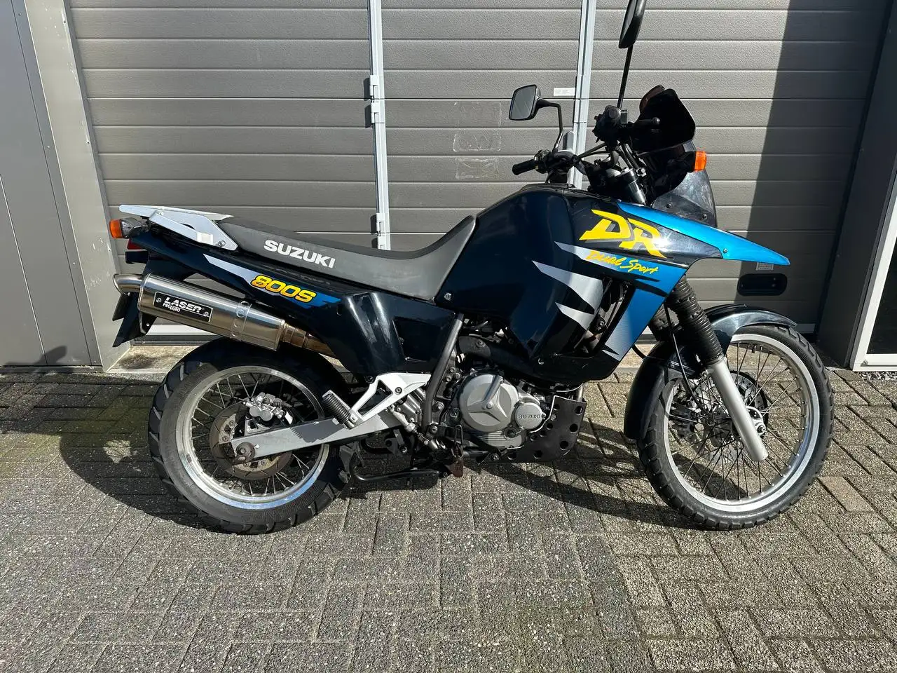 Suzuki DR 800