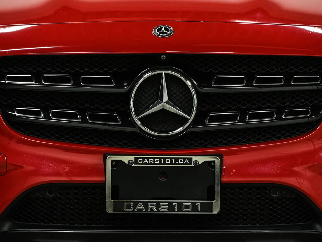 Mercedes-Benz GLA снимка Mercedes-Benz GLA