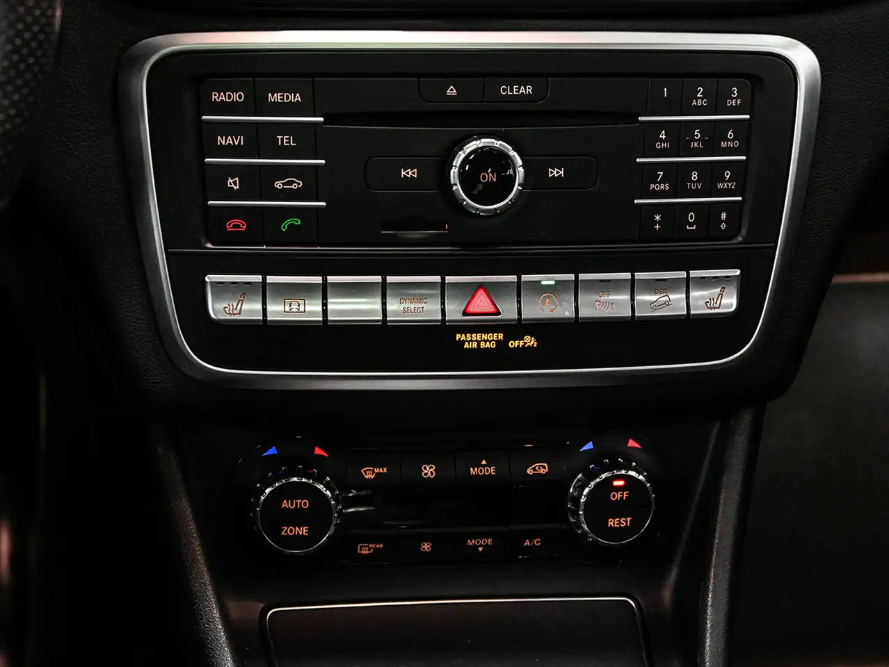 Mercedes-Benz GLA снимка Mercedes-Benz GLA