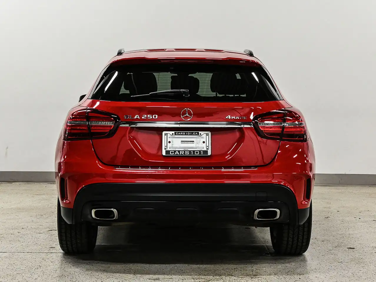 Mercedes-Benz GLA снимка Mercedes-Benz GLA