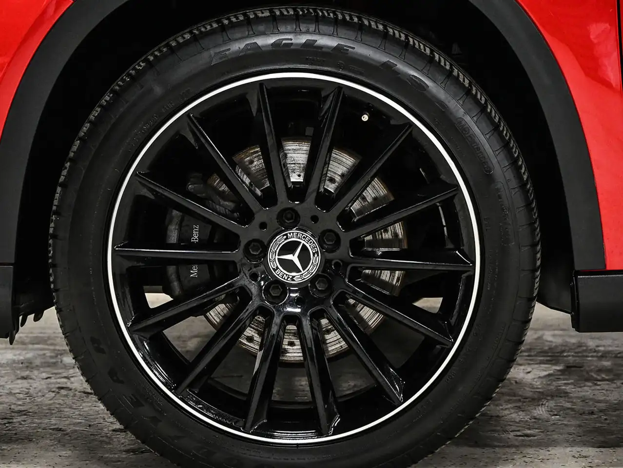 Mercedes-Benz GLA снимка Mercedes-Benz GLA