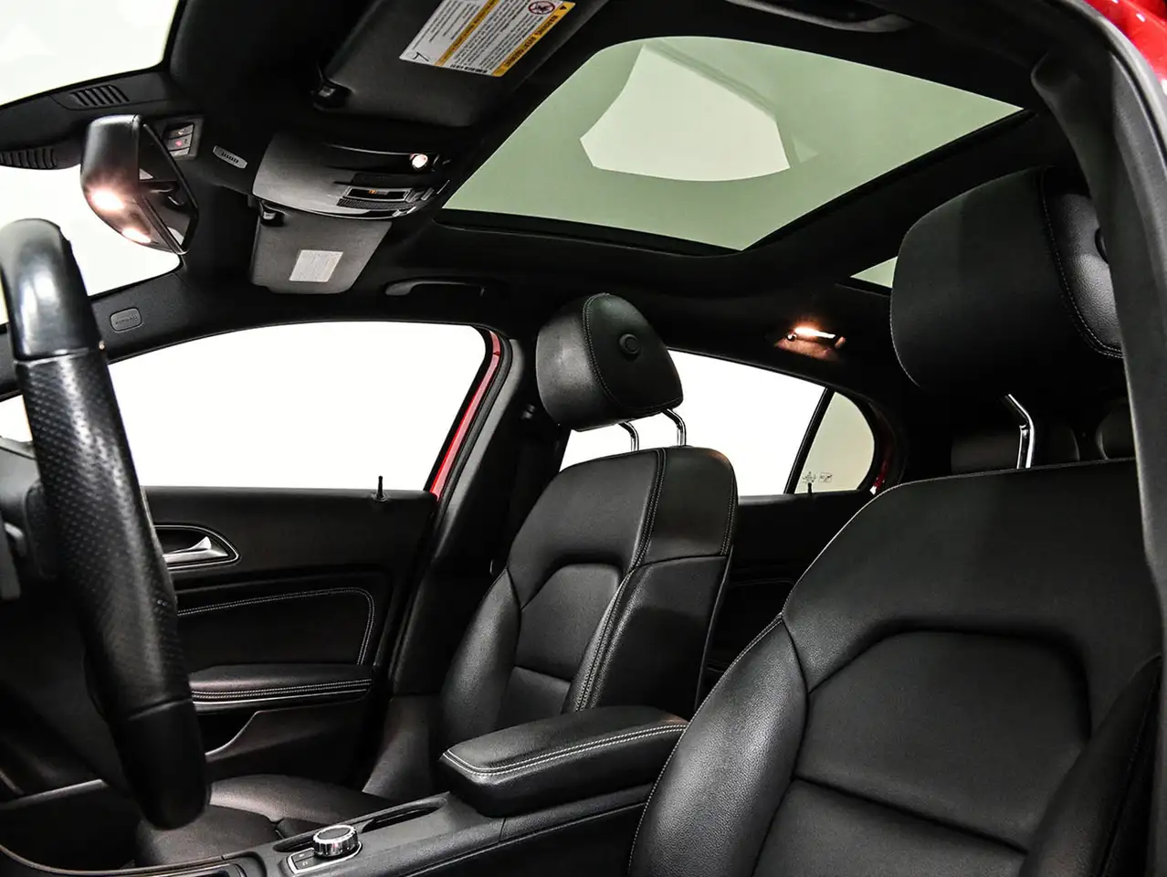 Mercedes-Benz GLA снимка Mercedes-Benz GLA
