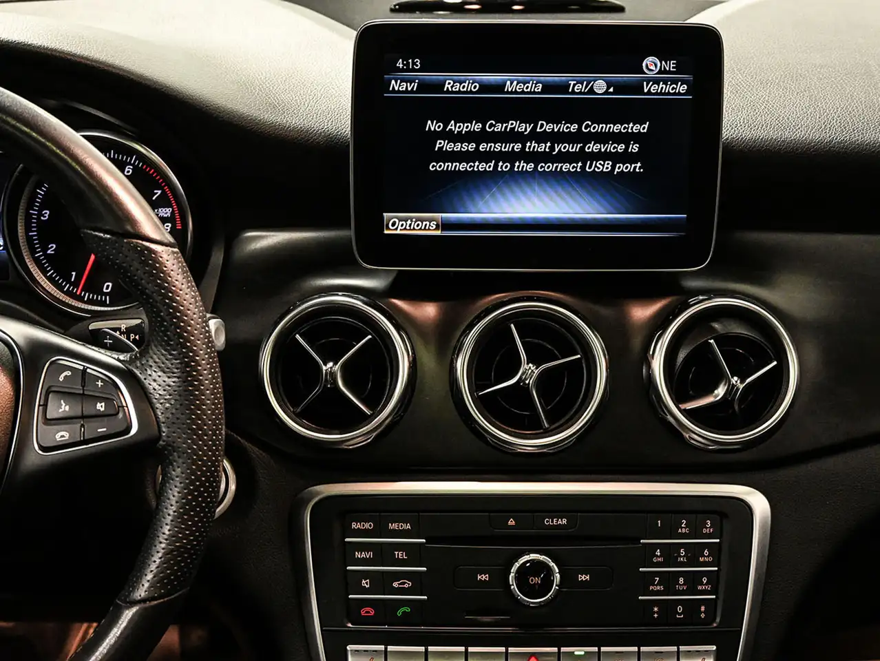 Mercedes-Benz GLA снимка Mercedes-Benz GLA
