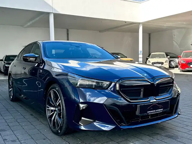 BMW i5 view 2