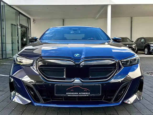 BMW i5 view 5
