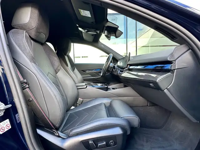 BMW i5 view 15