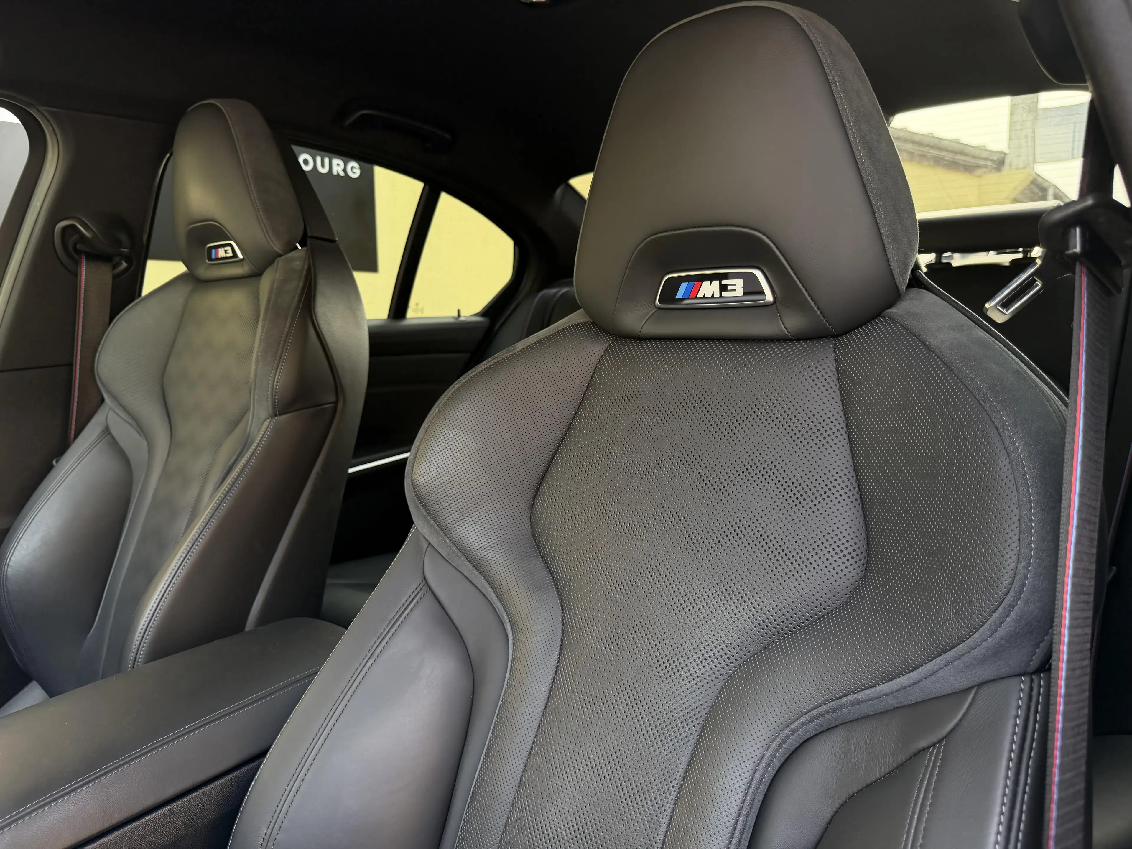 BMW M3 Competition xDrive — photo 12