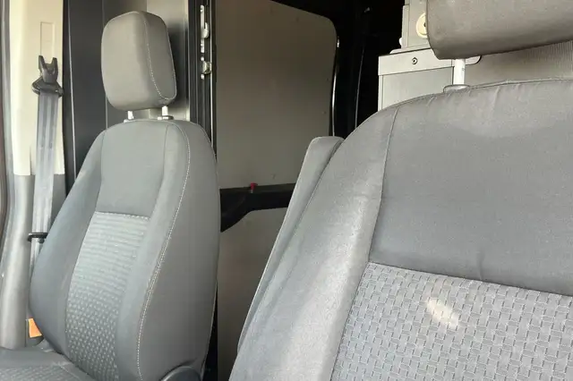 Ford Transit view 13