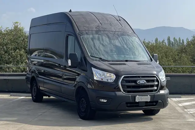 Ford Transit view 3