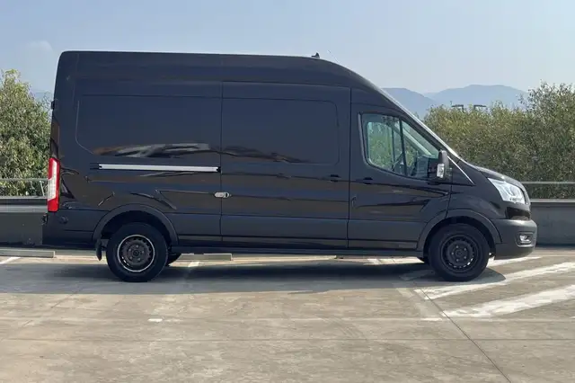 Ford Transit view 4