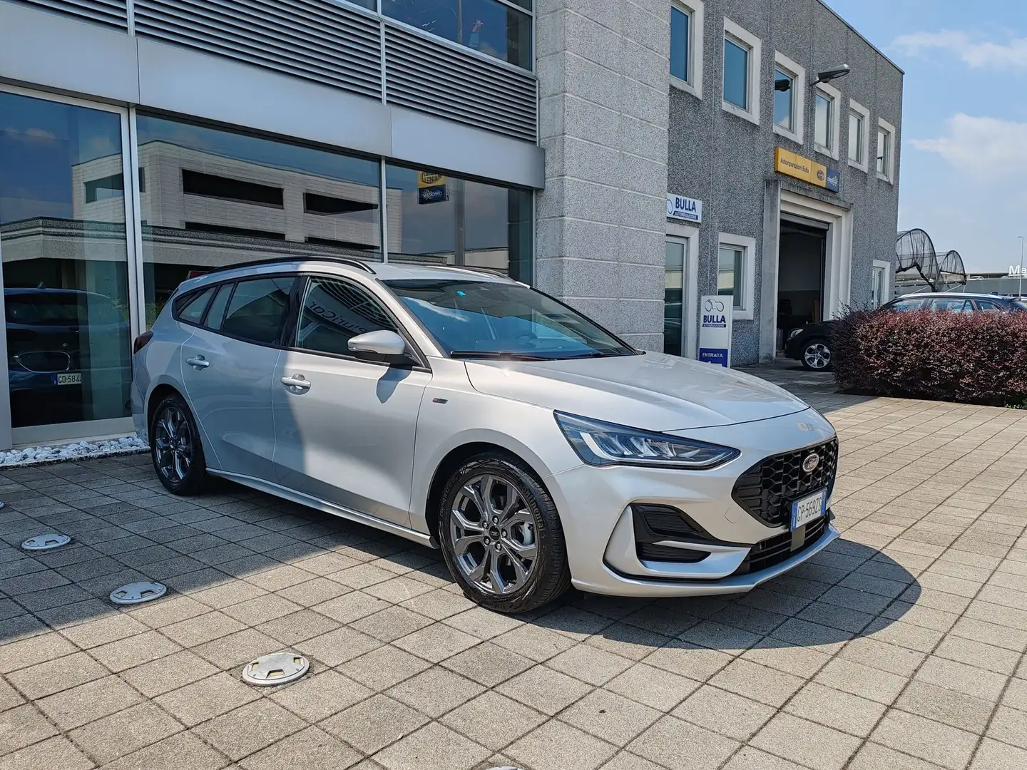 Ford Focus ST-Line Design EcoBoost 125cv Power MHEV Fari LED Gris - 2