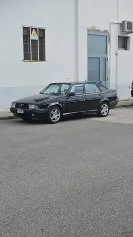 Alfa Romeo 75