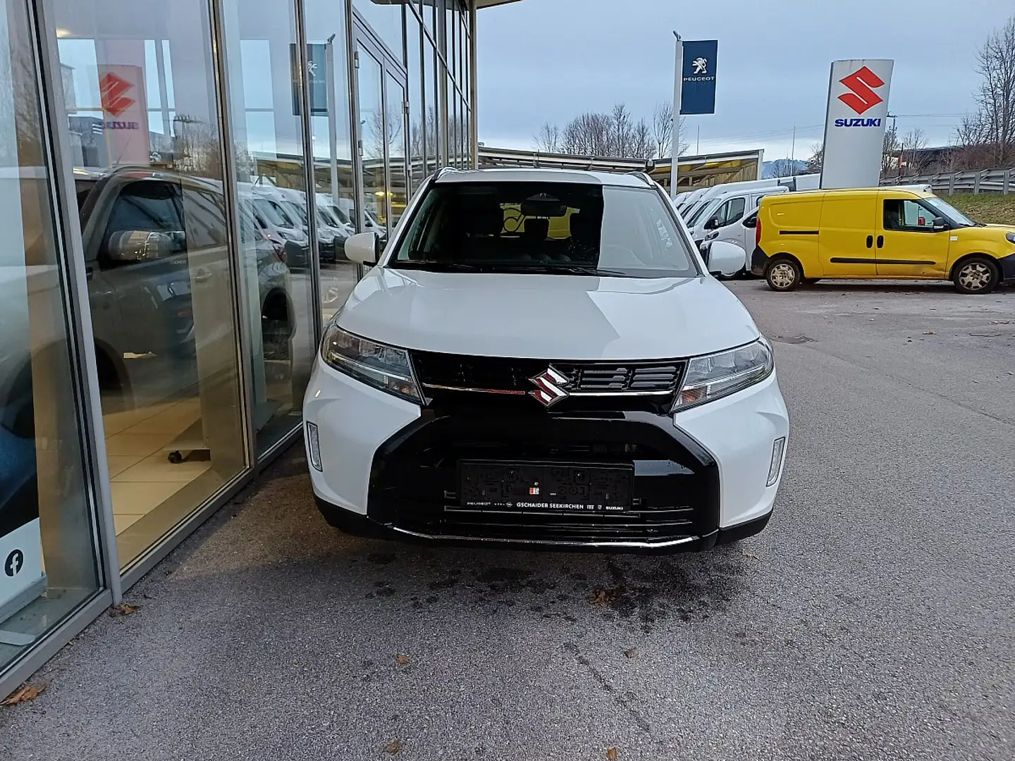 Suzuki Vitara 1,4 GL+ DITC Hybrid ALLGRIP shine Weiß - 2