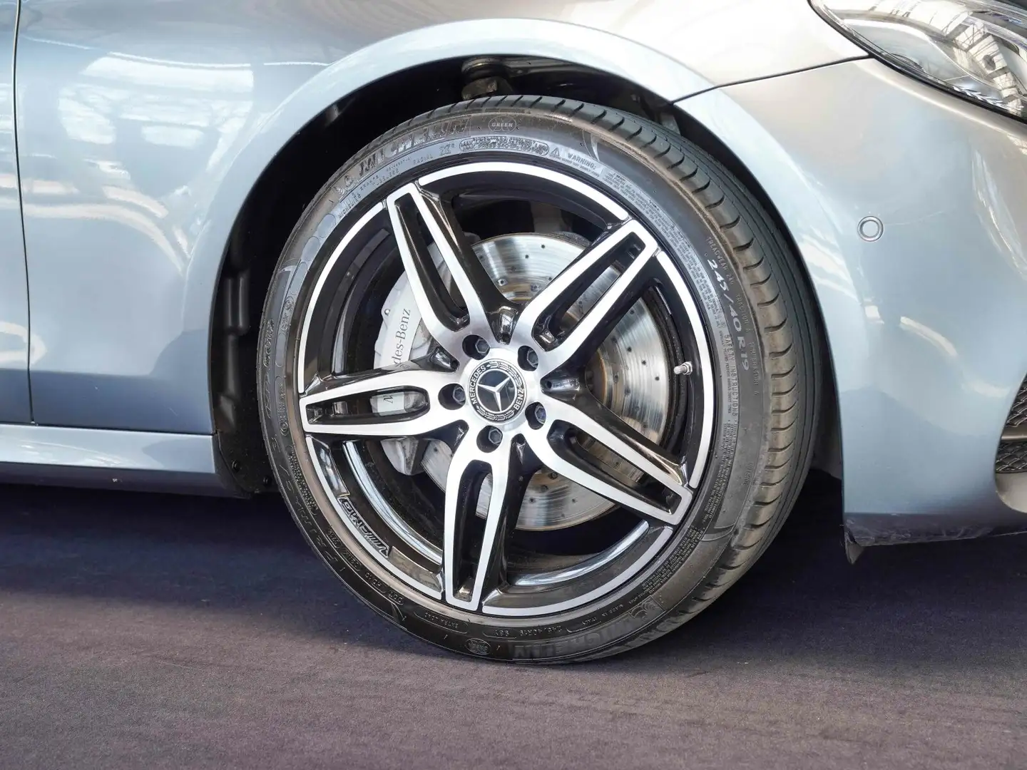 Mercedes-Benz E 350 E 350 d T AMG Line Night Leder Memory DISTRO AHK Grau - 2
