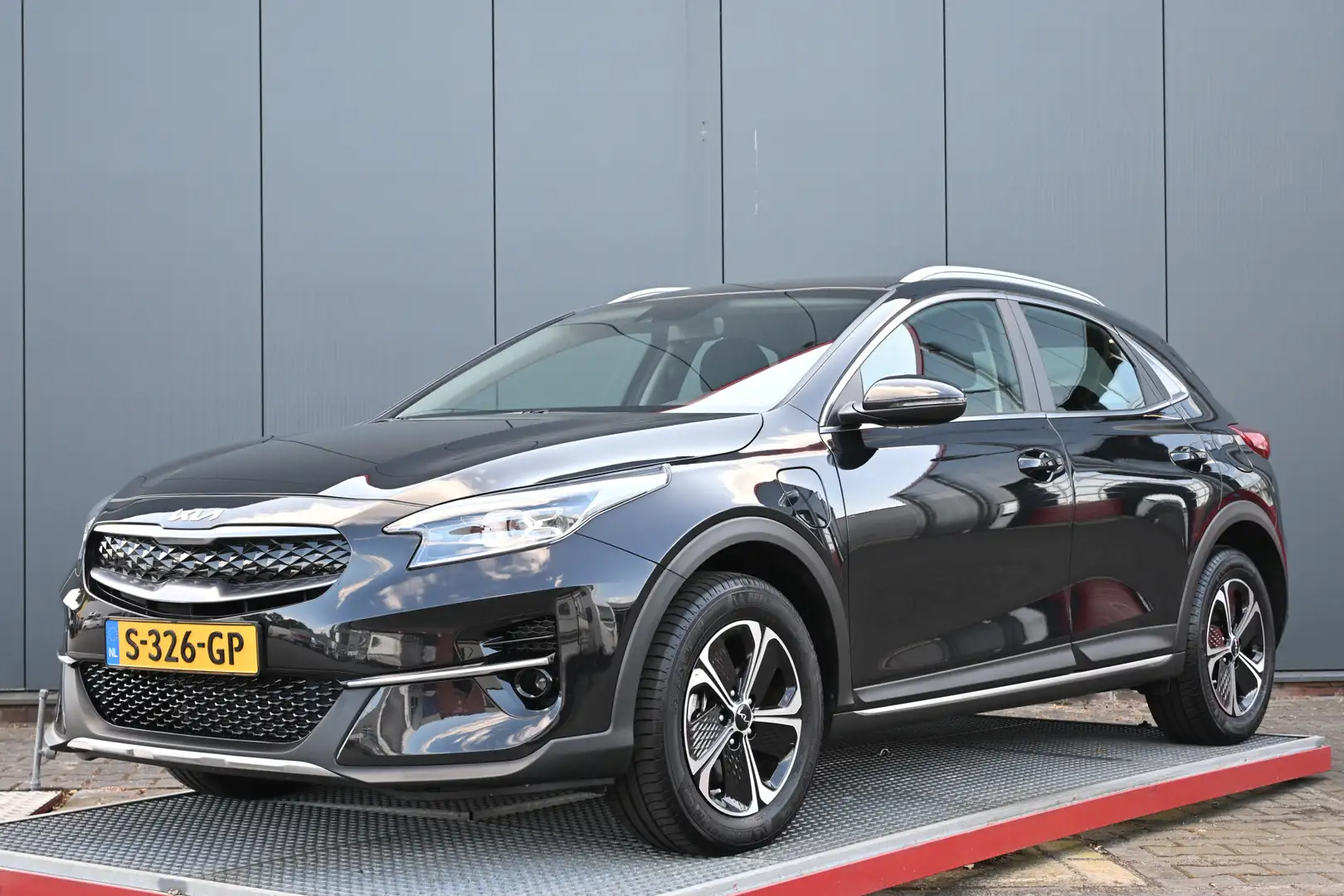Kia XCeed 1.6 GDi PHEV DynamicLine stoelverwarming Zwart - 1