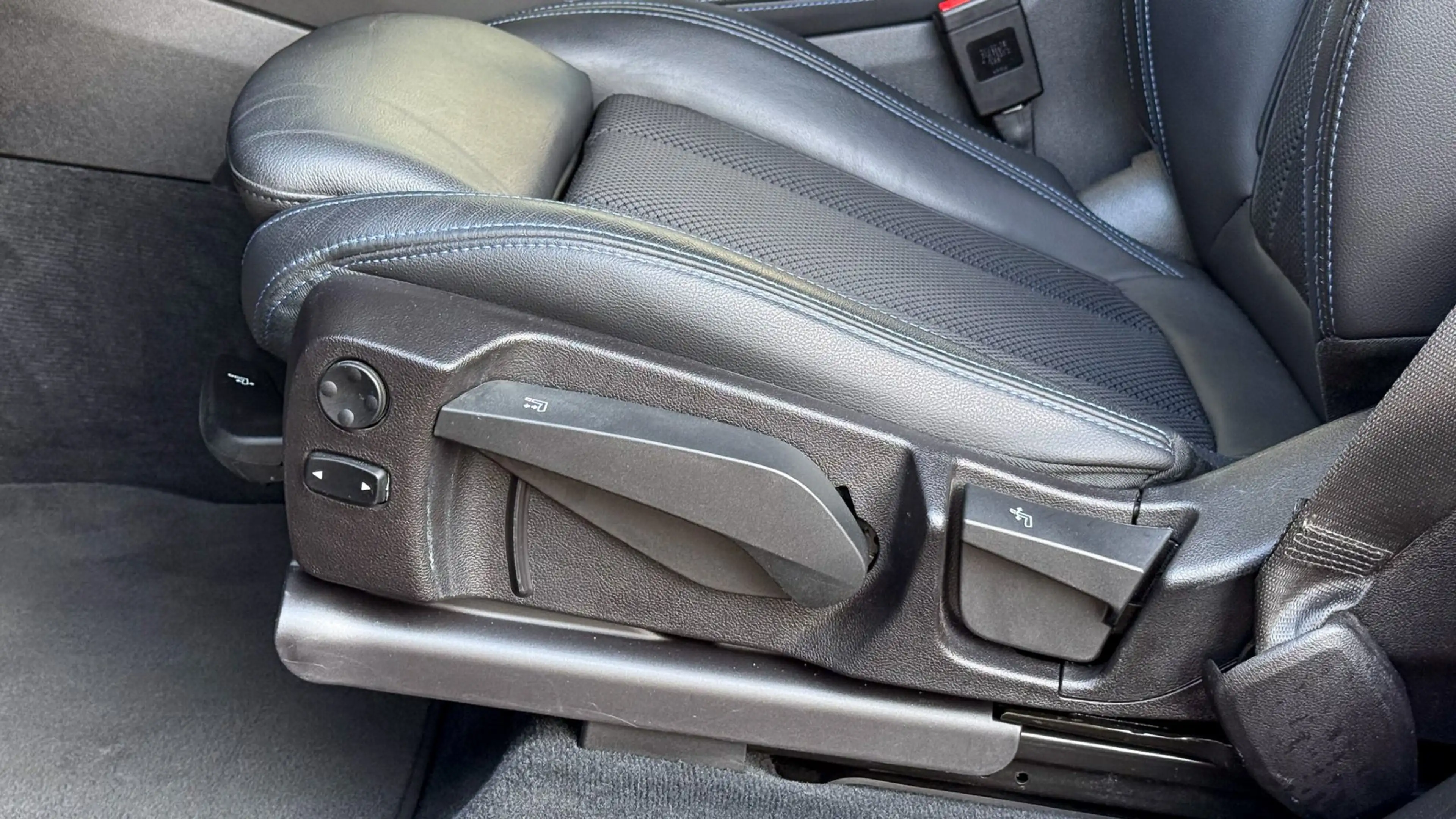 BMW X4 xDrive 20d M-Sportpaket — photo 15
