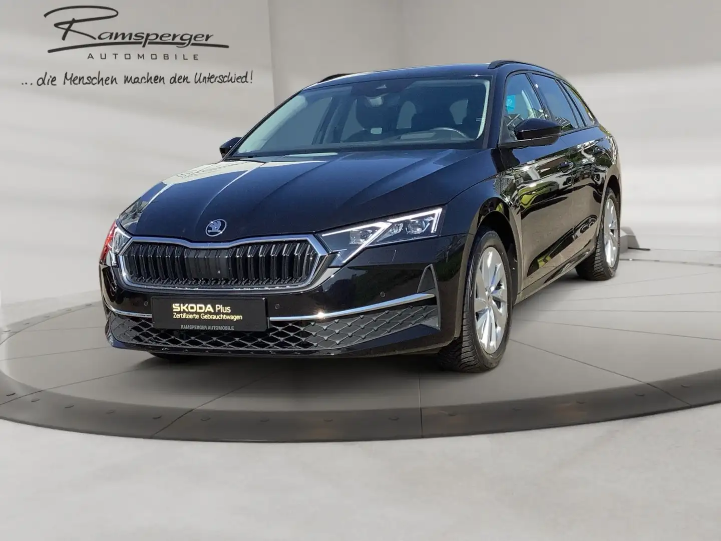 Skoda Octavia Combi 2.0 TDI DSG Selection AHK Matrix N Schwarz - 2